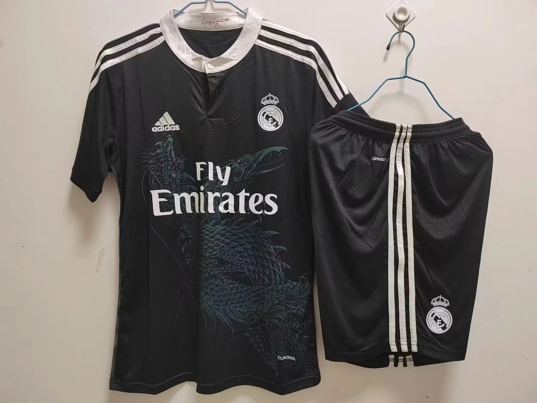 2014-15 Real Madrid Second Away Pants Retro Jersey view 3