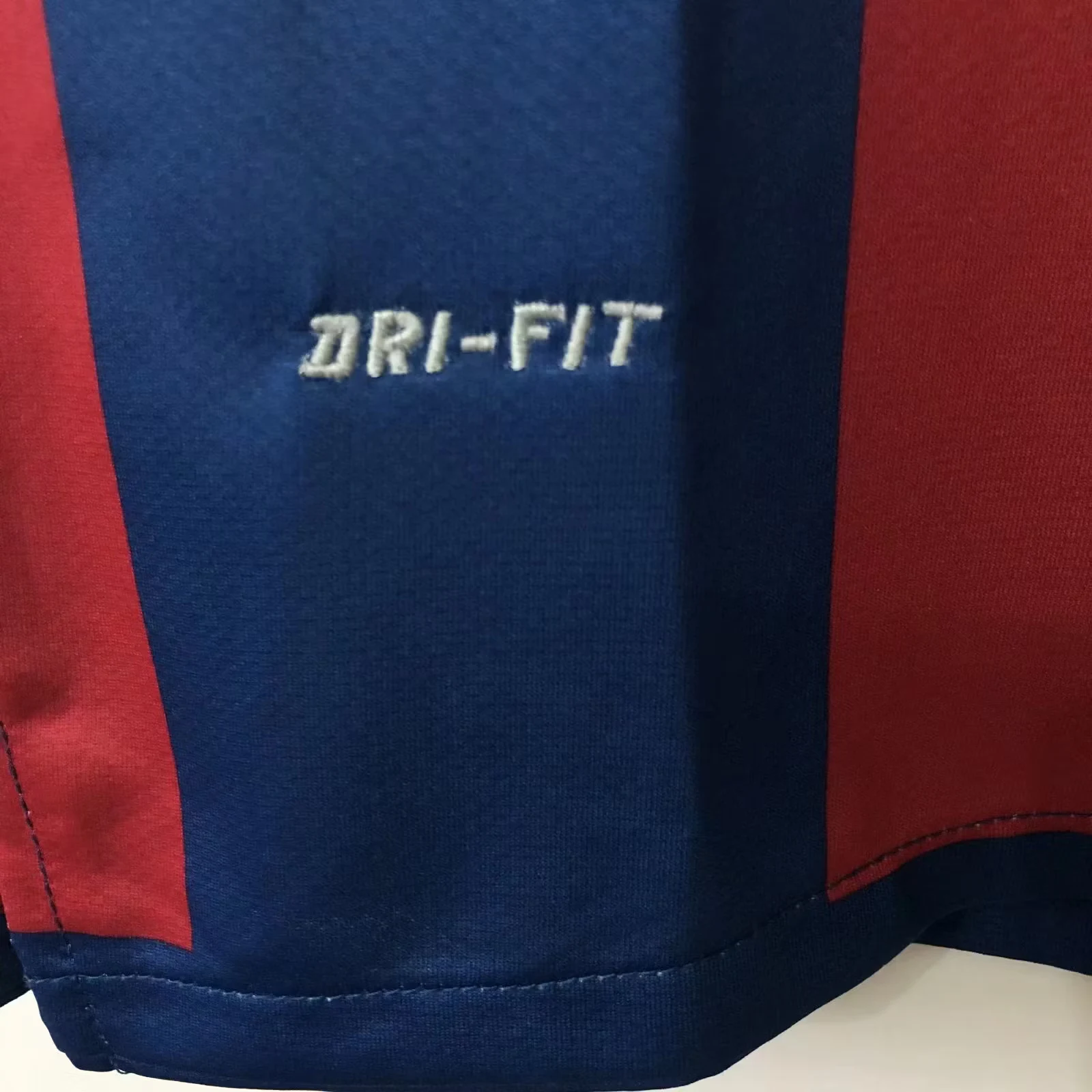 2010-11 Barcelona Home Retro Jersey view 7
