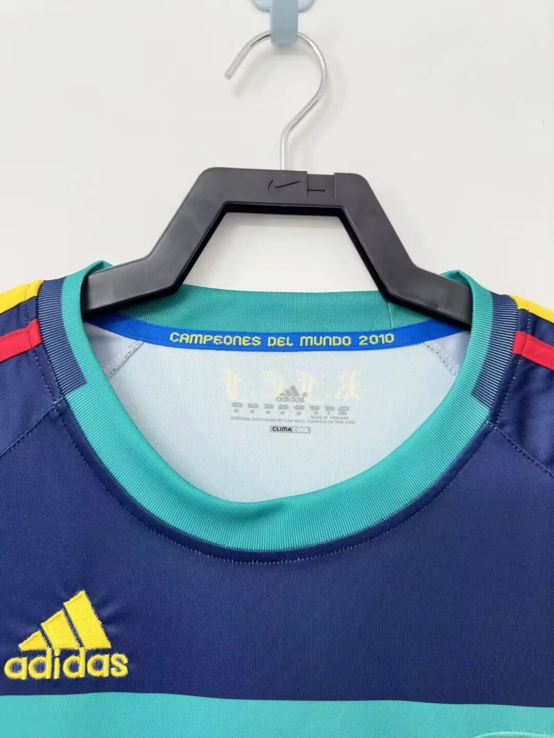 2010 Spain Away Retro Jersey view 10
