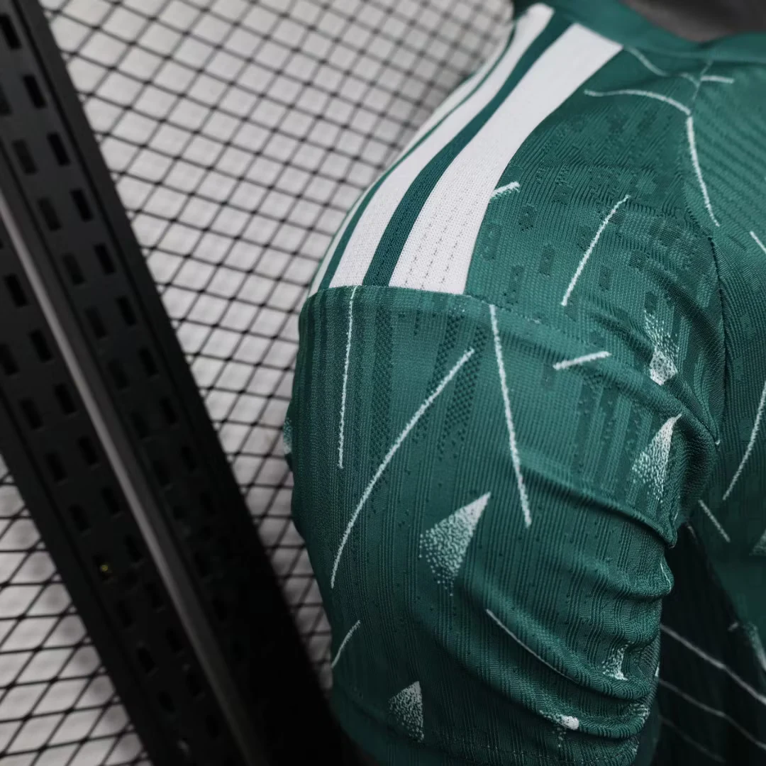 2026-27 Liverpool Goalkeeper Shirt – Player Version view 9