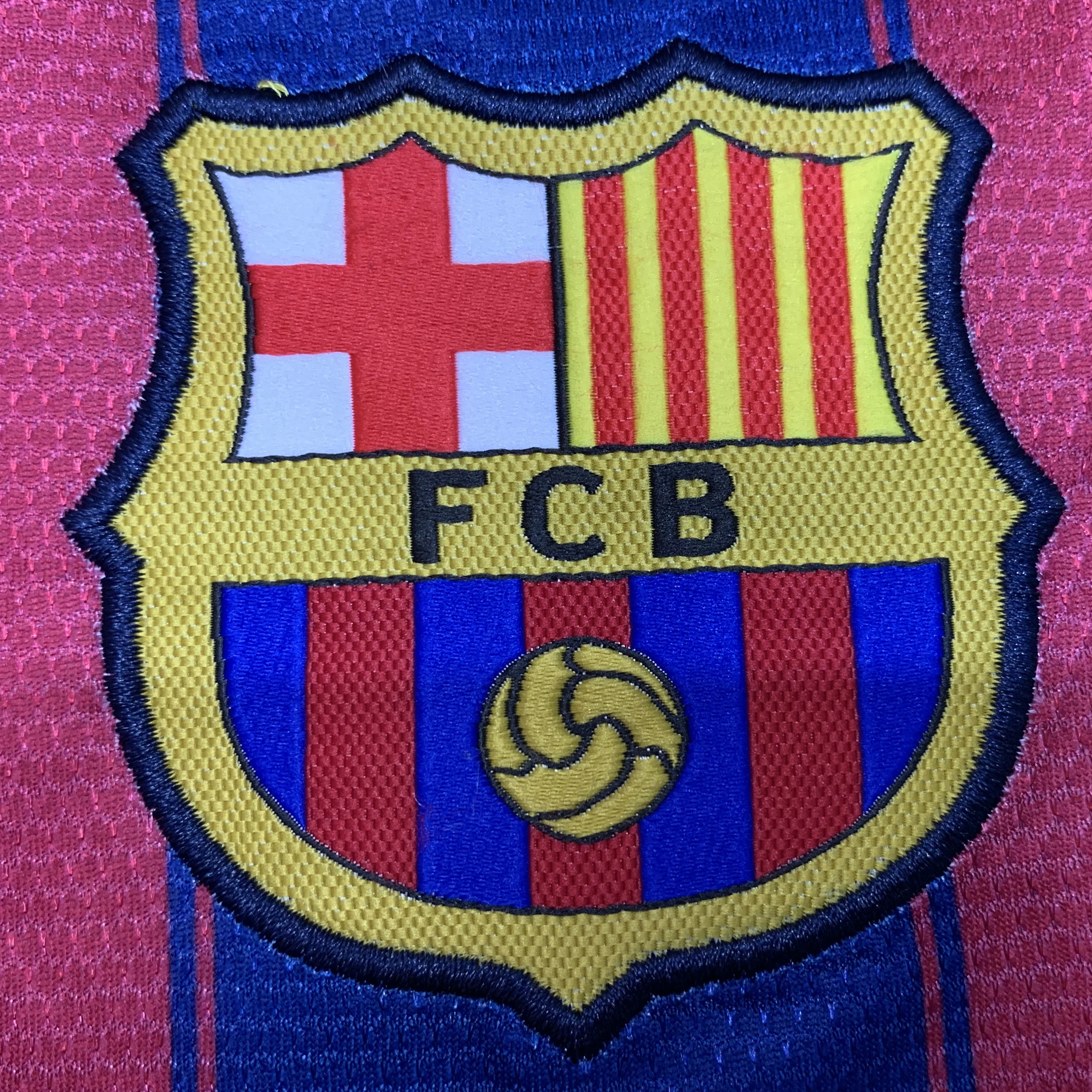 2009-10 Barcelona Home Retro Jersey view 3