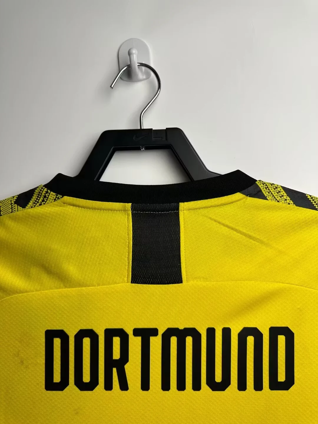 2019-20 Borussia Dortmund Home Retro Jersey view 3