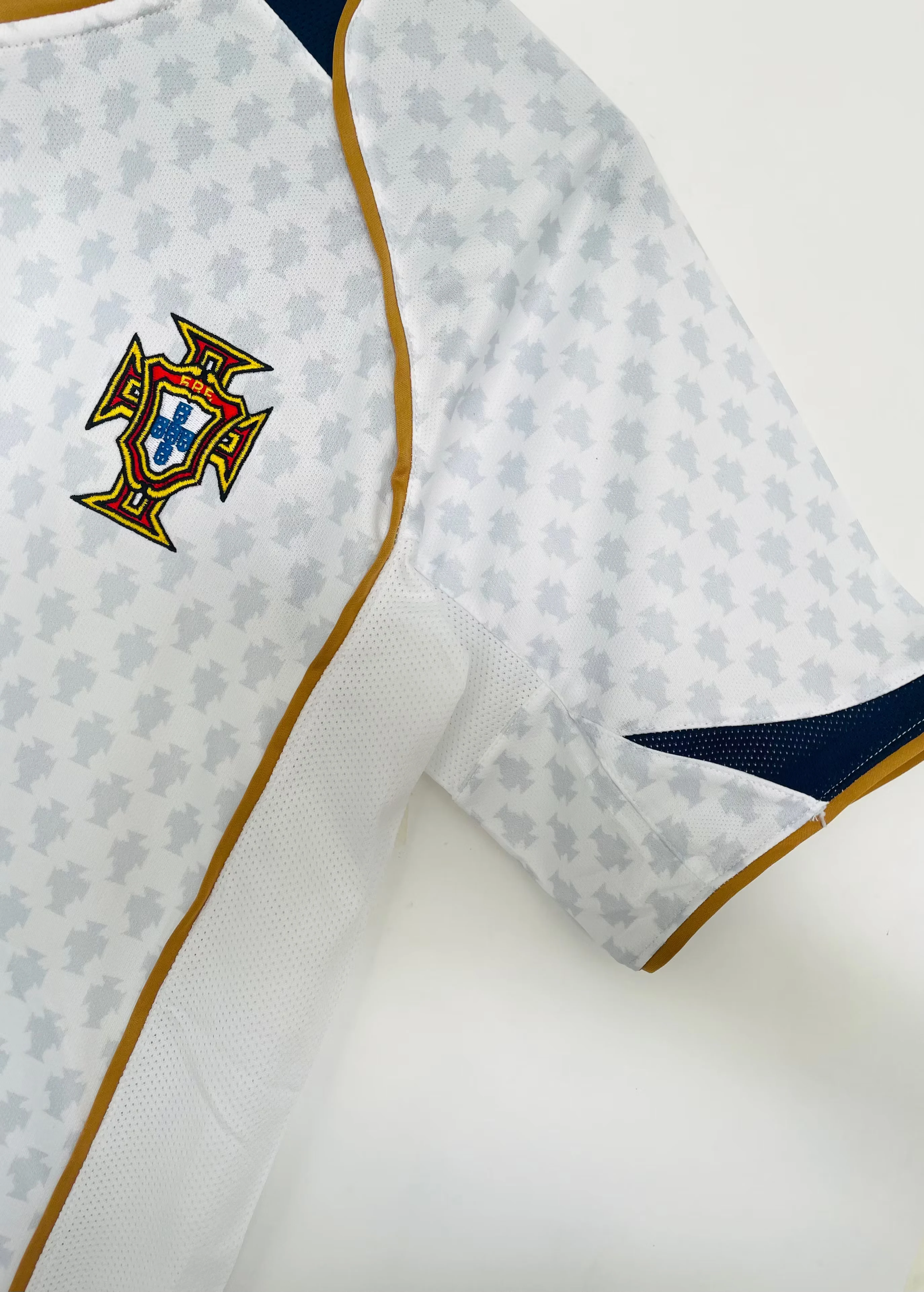 2004 Portugal Away Retro Jersey view 4
