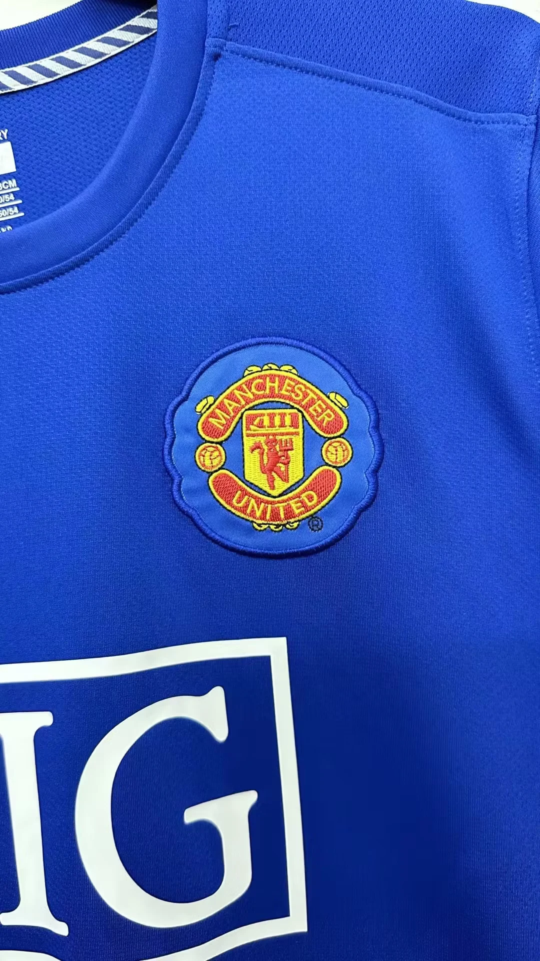 2008-09 Manchester United second away blue long-sleeved retro jersey view 3