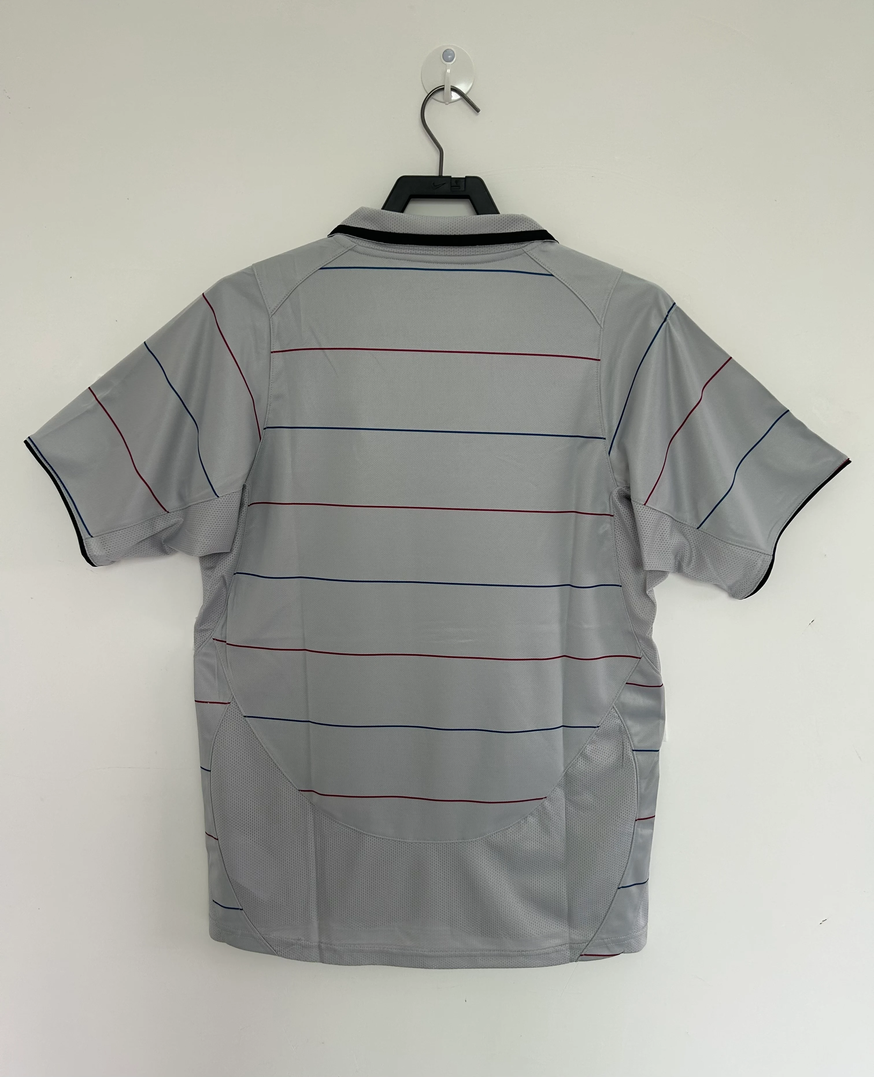 2003-04 Barcelona Away Retro Jersey view 2