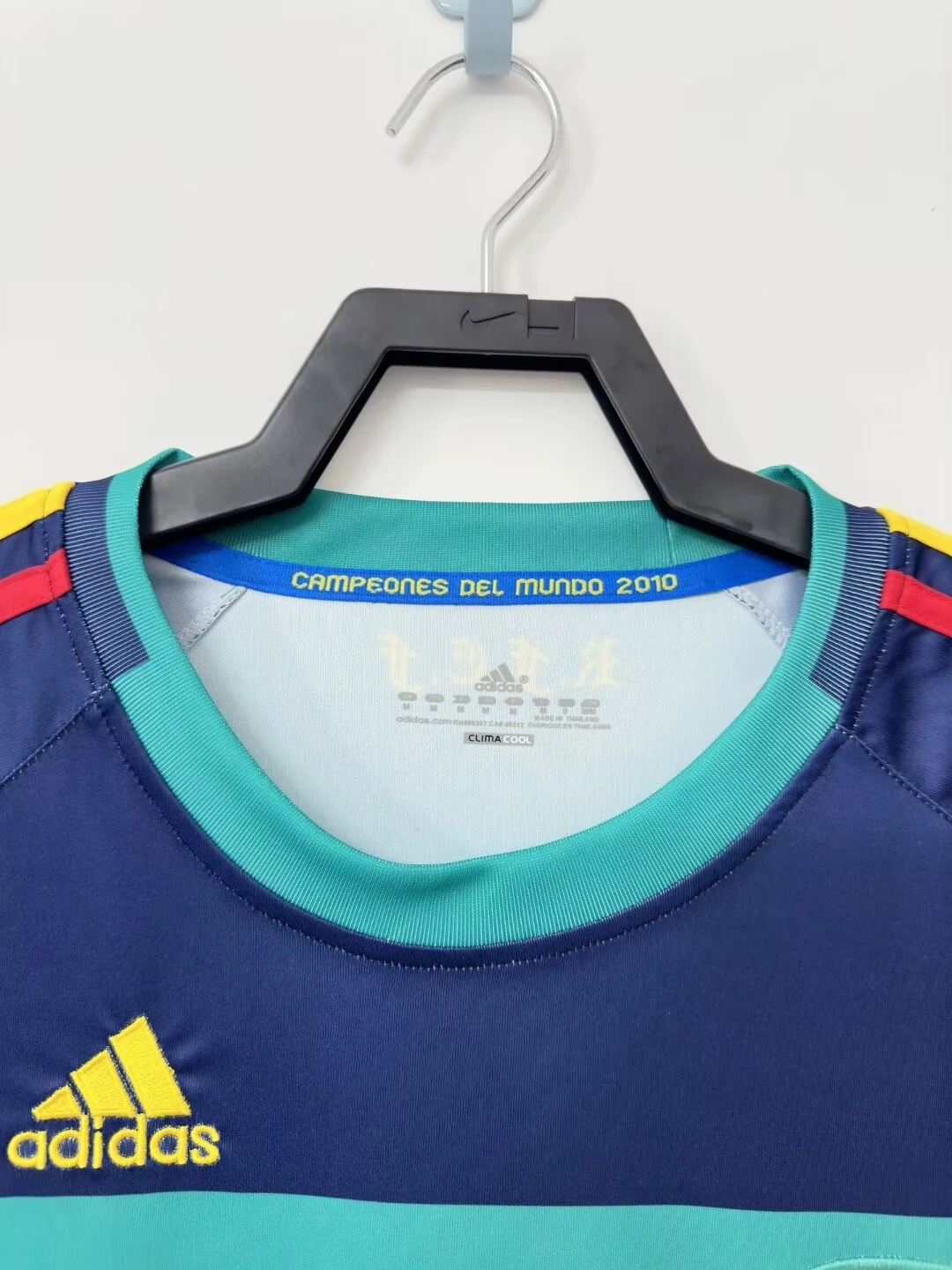 2010 Spanish goalkeeper retro jersey view 6
