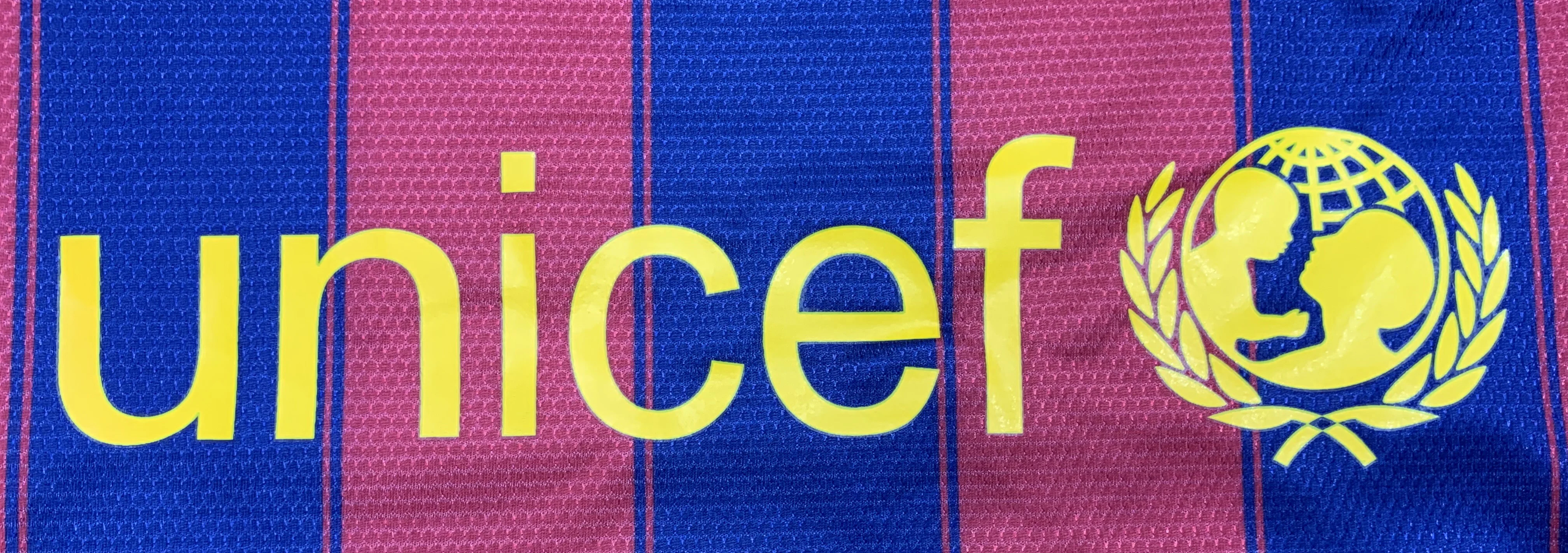 2009-10 Barcelona Home Retro Jersey view 6