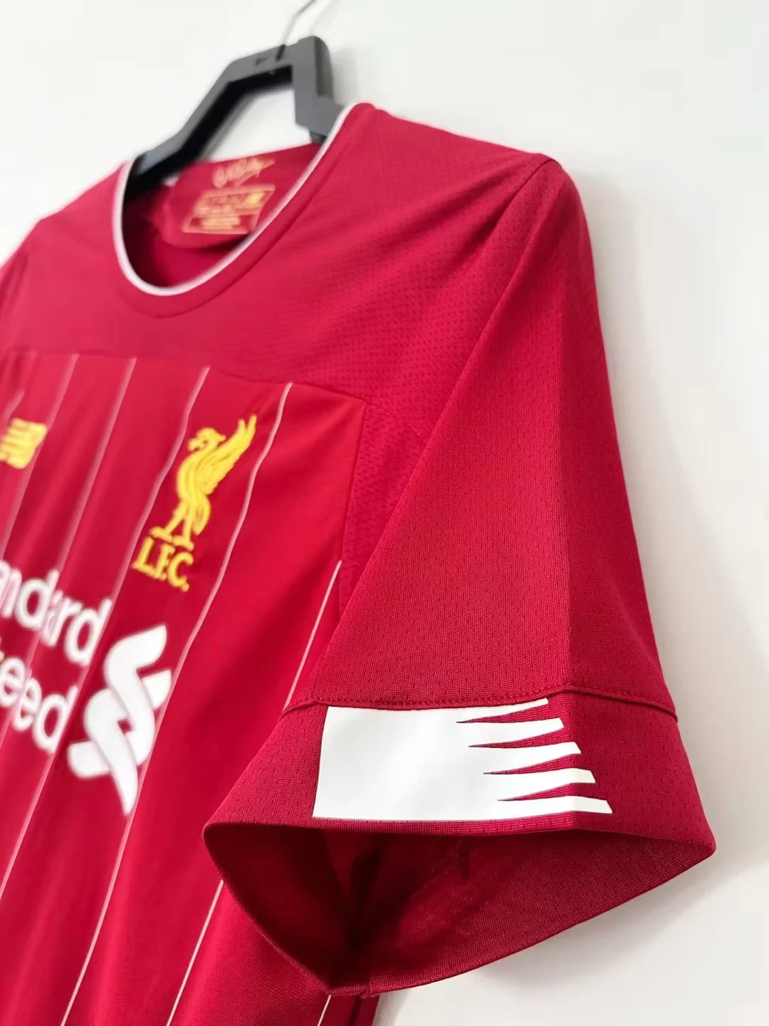 2019-20 Liverpool Home Retro Jersey view 7