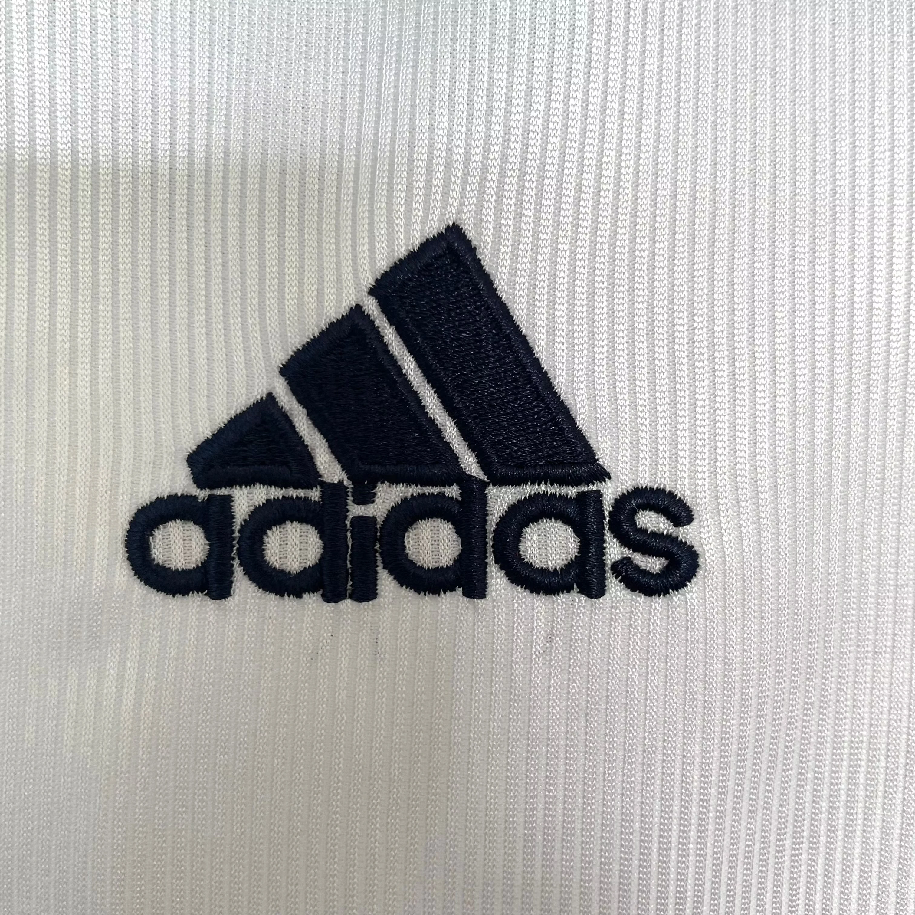 1998-00 Bayern away retro jersey view 6