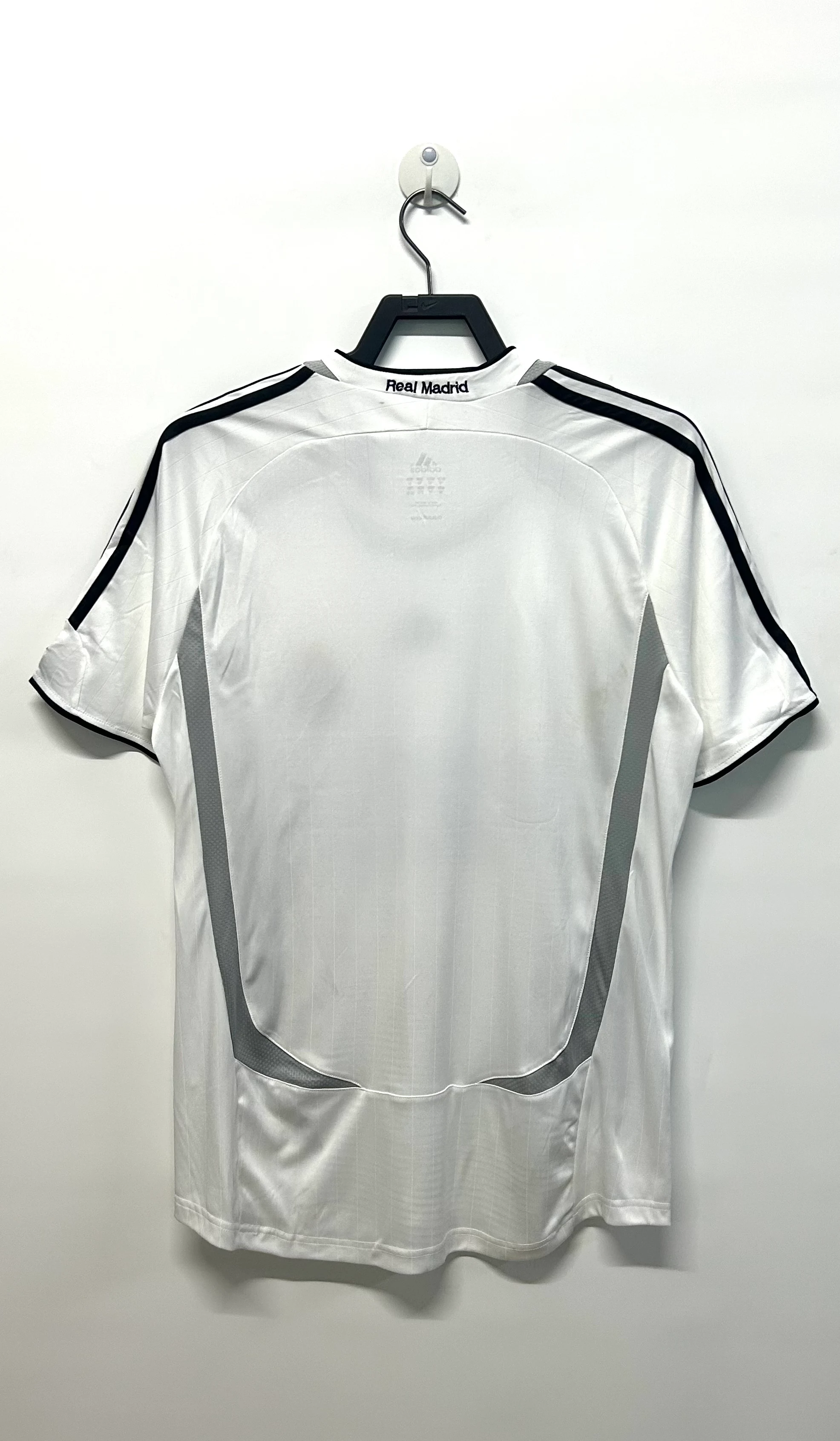 1998-00 Real Madrid Home Retro Jersey view 2