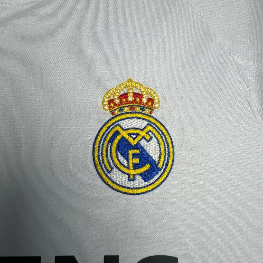 2003-04 Real Madrid Home Retro Jersey view 7