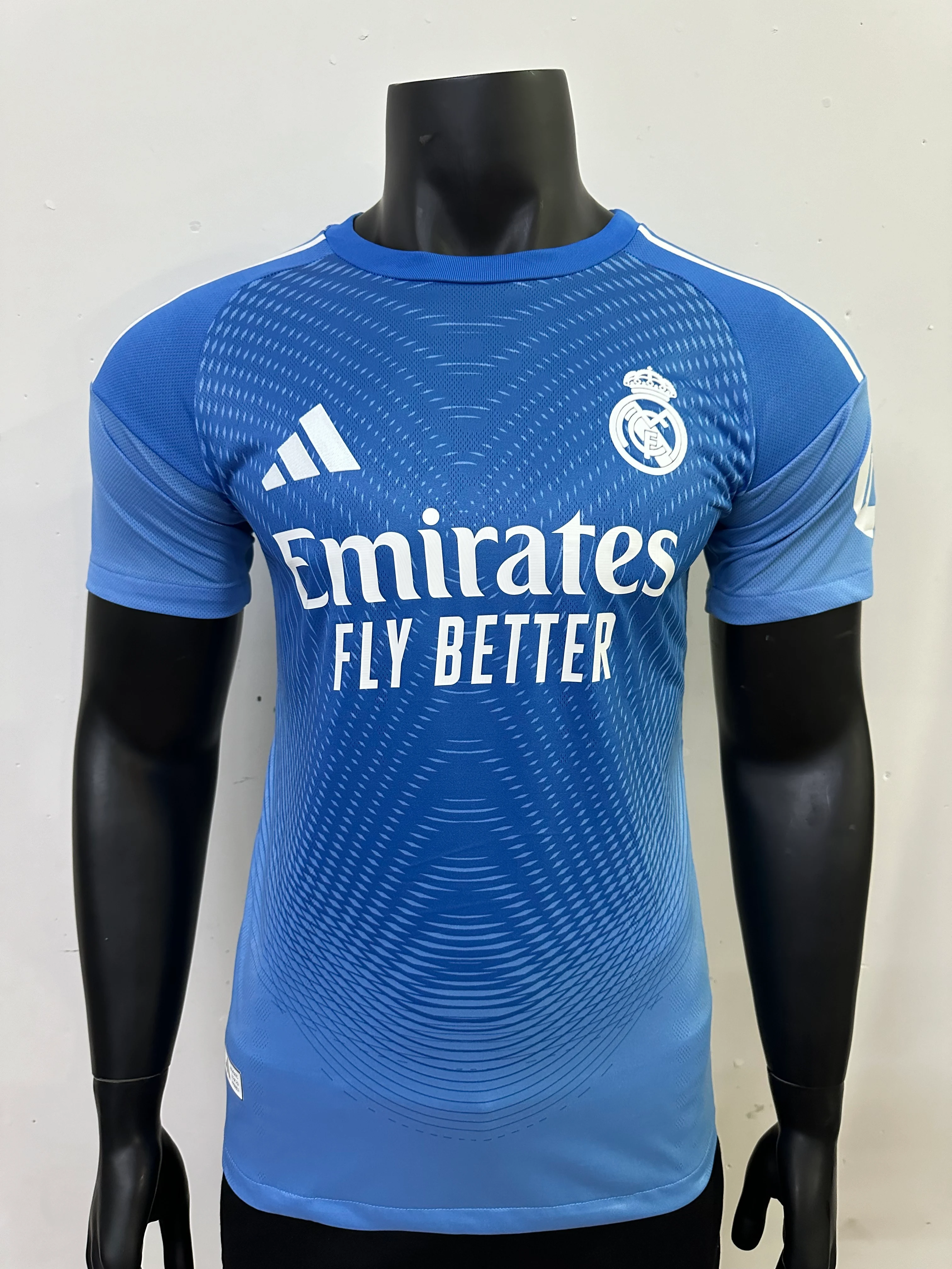 2025-26 Real Madrid Goalkeeper Jersey — Player Version view 7