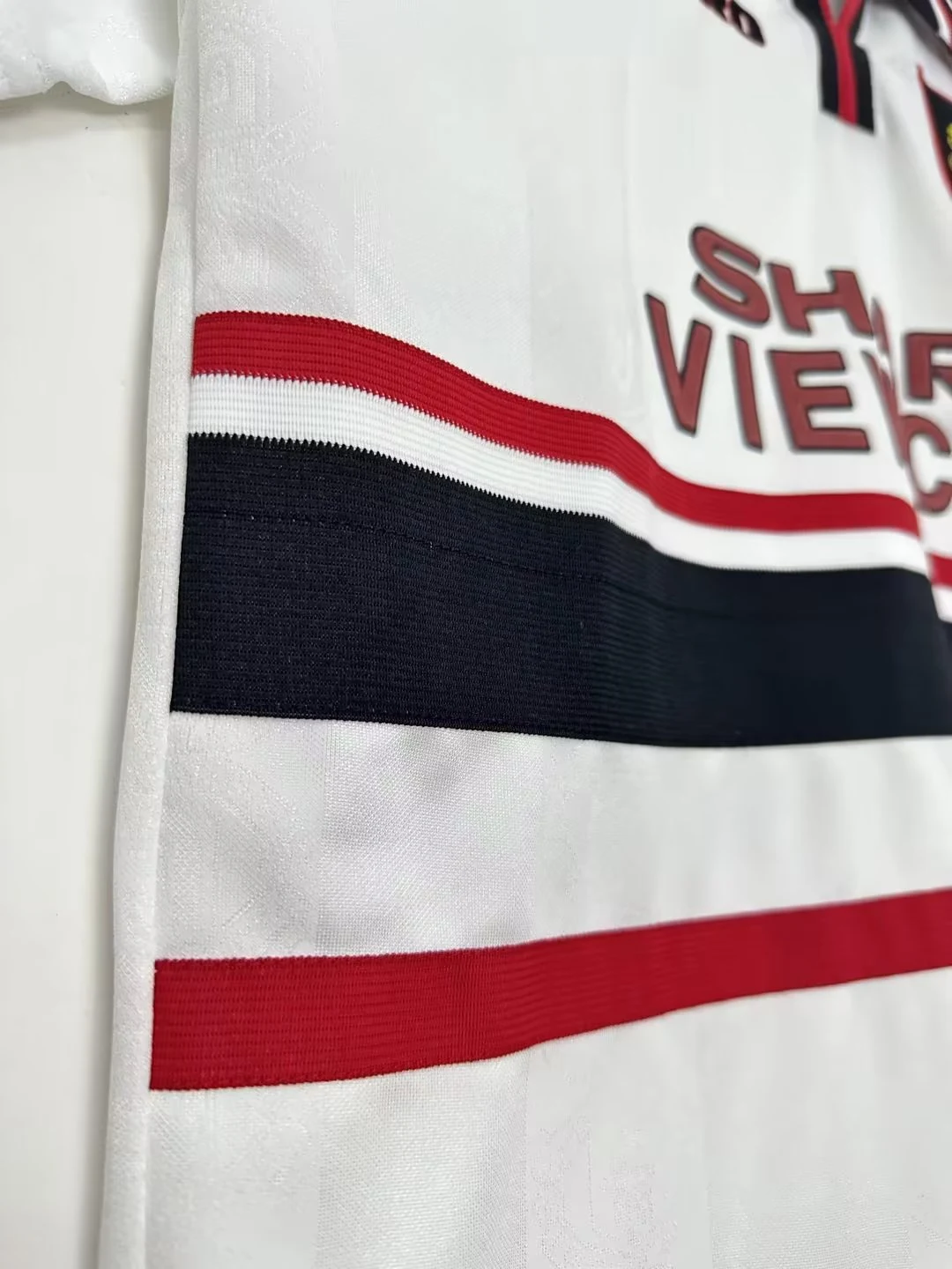 1998 Manchester United Away Retro Jersey view 3