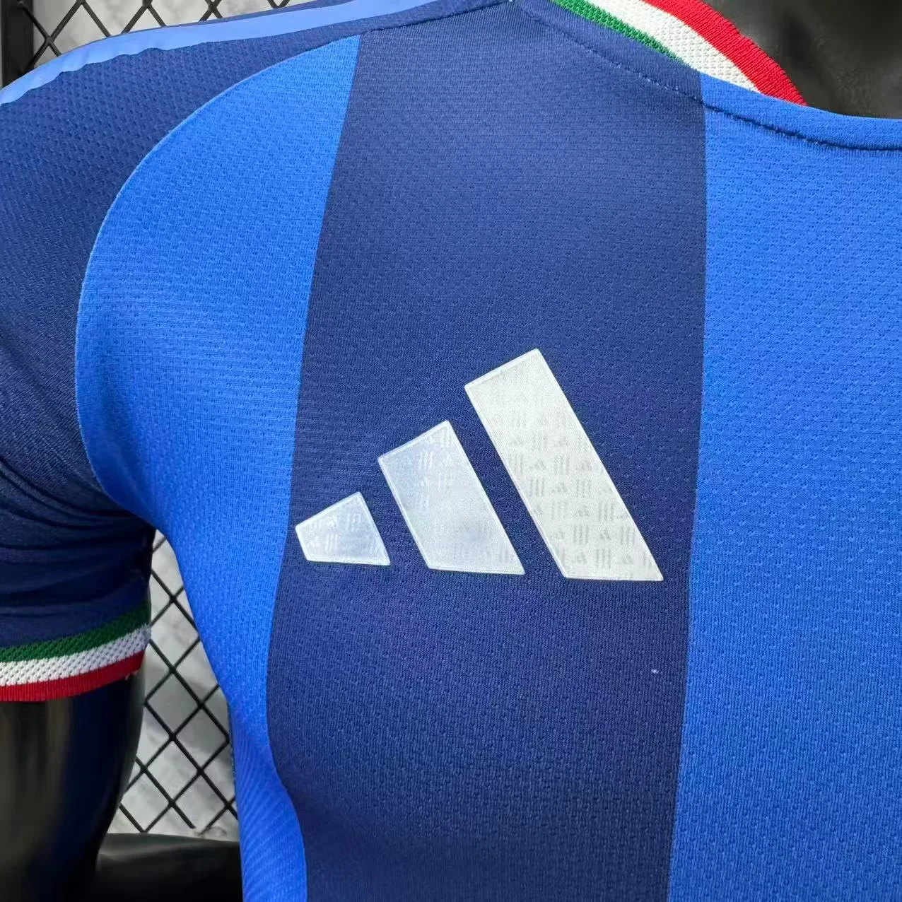2026-27 Italy Special Edition Jersey – Player Version view 3