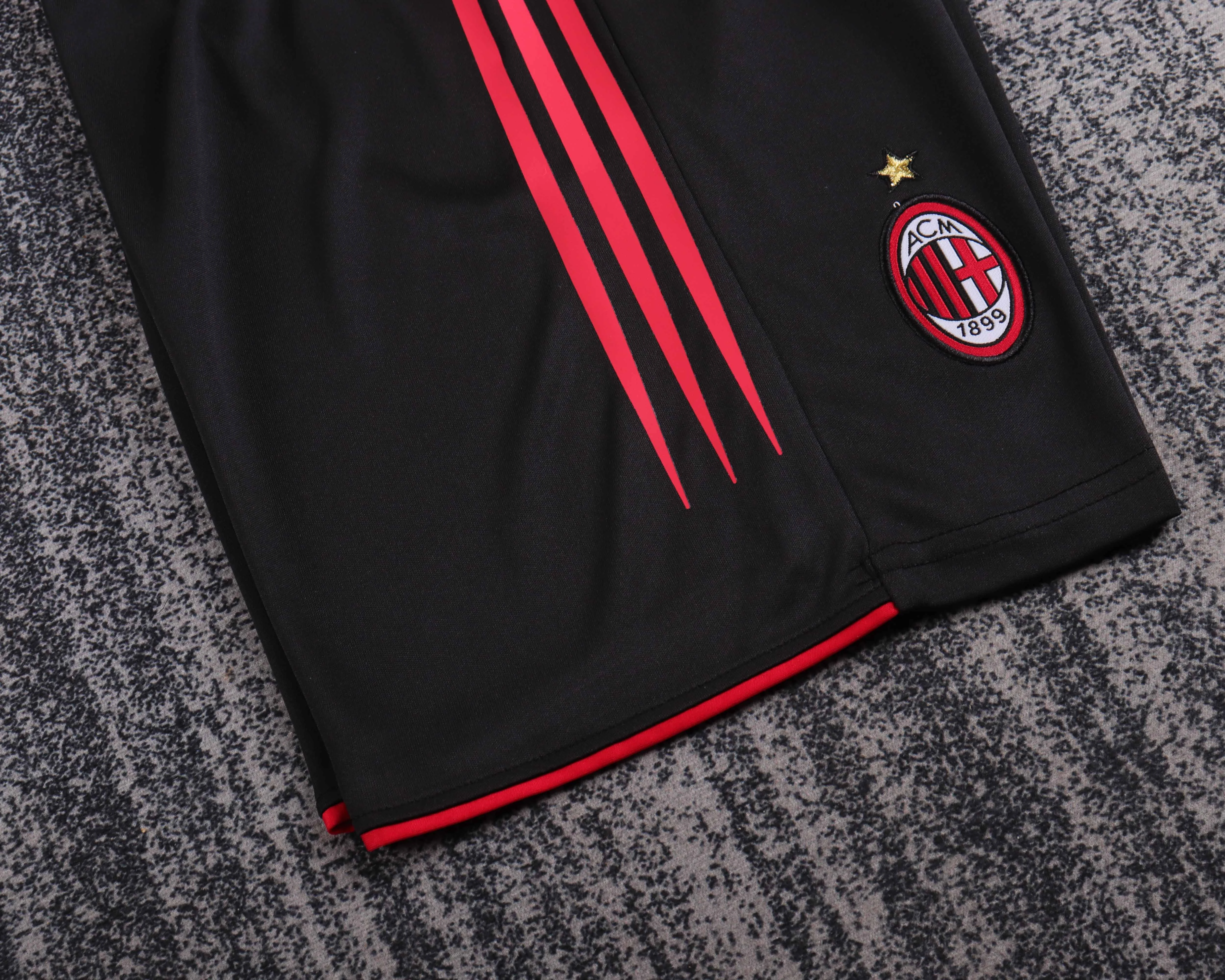 2004-05 AC Home Retro Shirt - Kids Sizes view 7