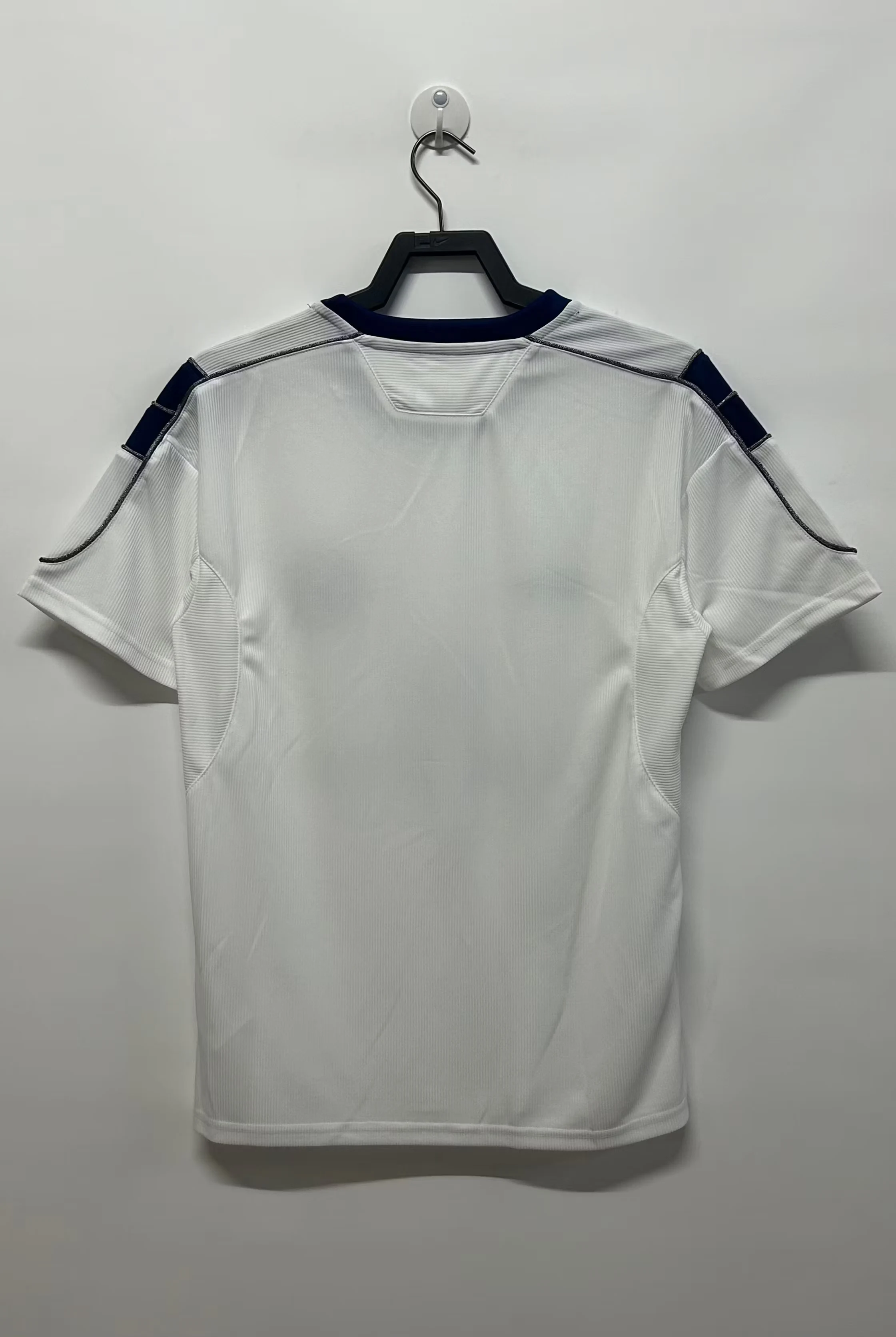 2000-01 Manchester United Away Retro Shirt view 2