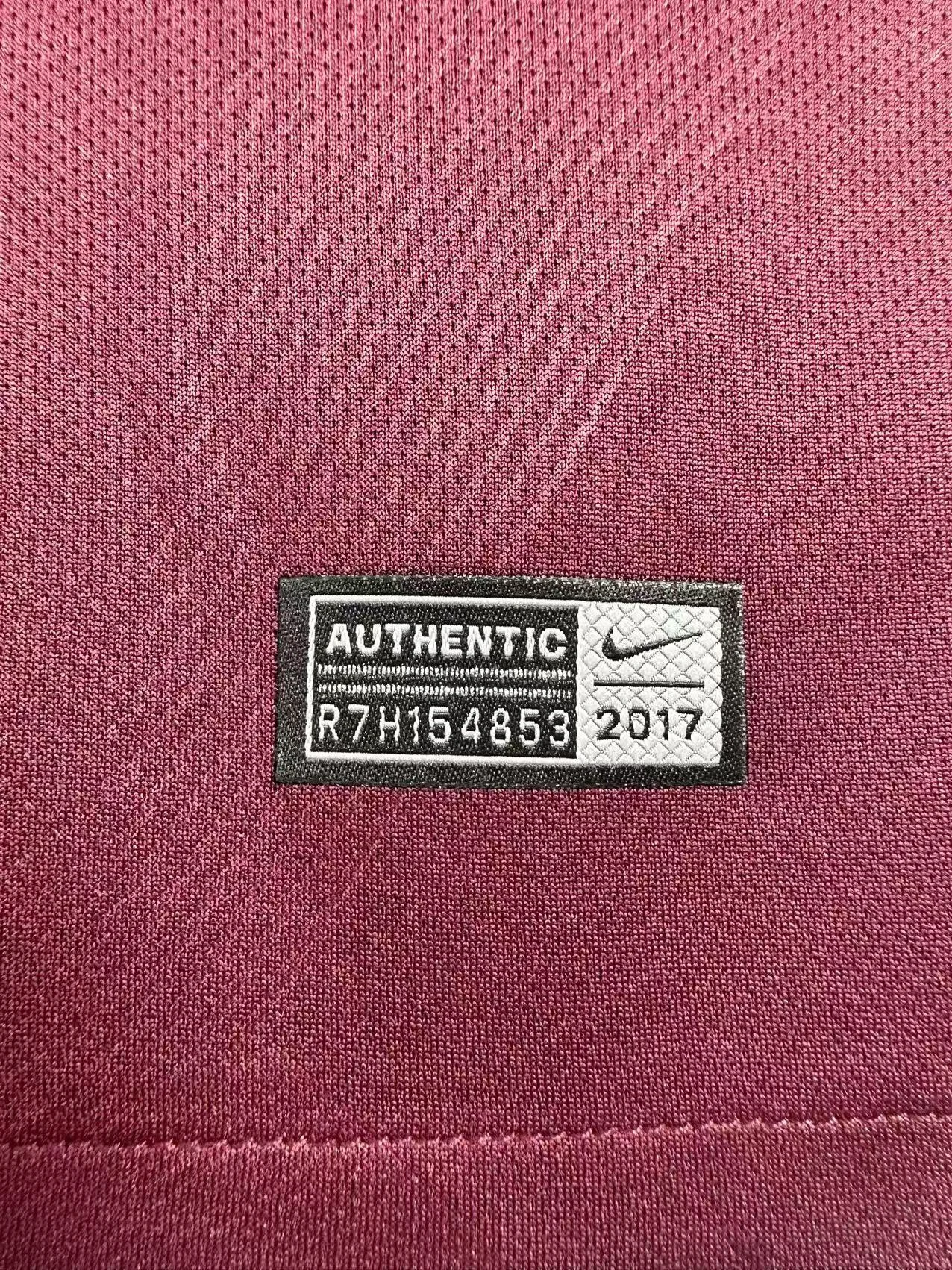 2017-18 Barcelona Away Retro Jersey view 7