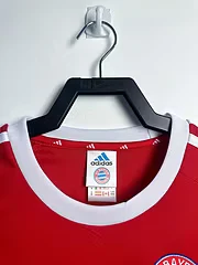 2001-02 Bayern Munich Home Retro Jersey view 6