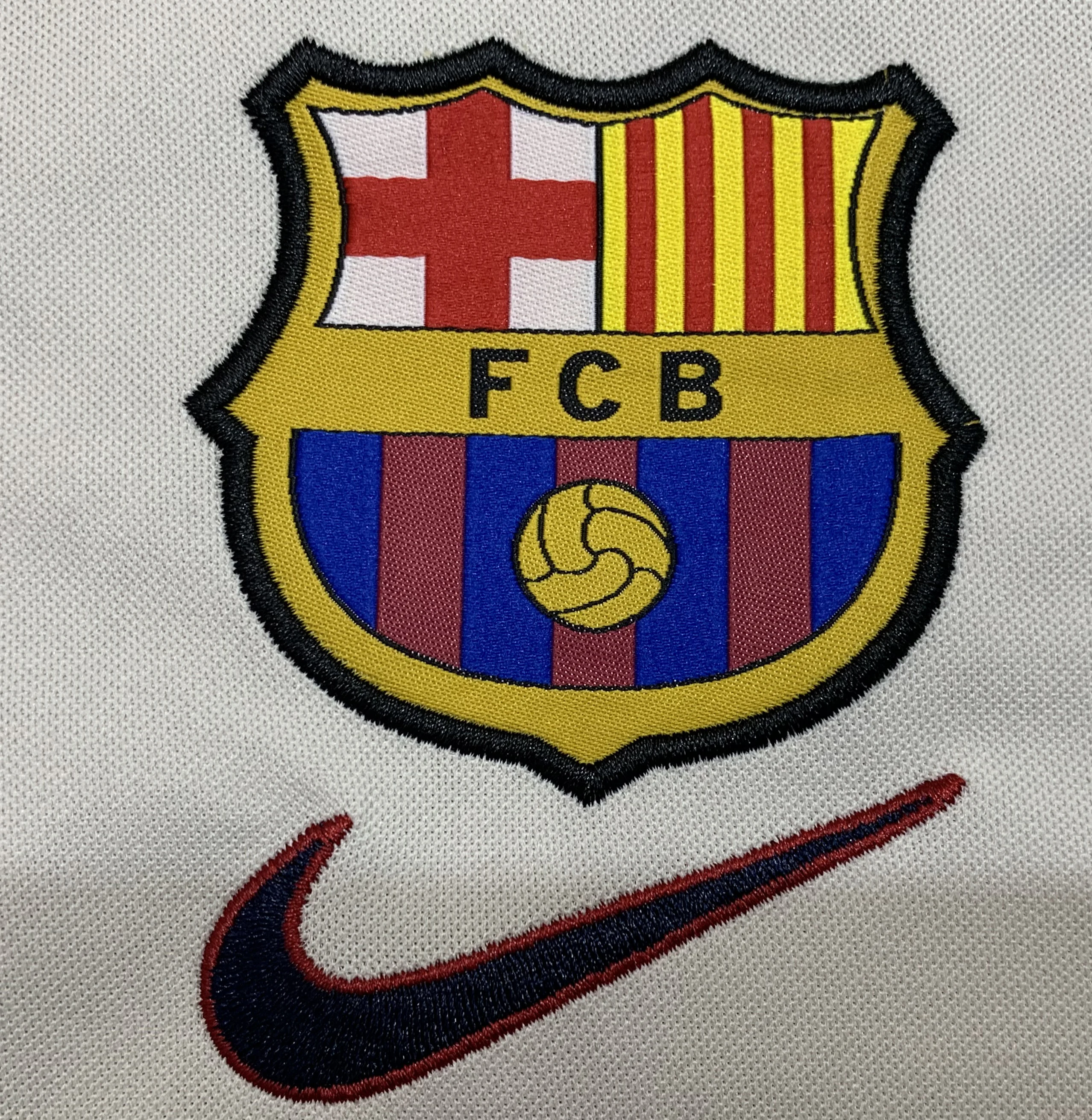 1998-99 Barcelona Away Retro Jersey view 4