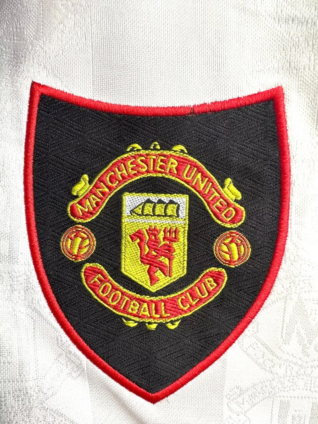 1998-99 Manchester United Away Long Sleeve Retro Shirt view 6
