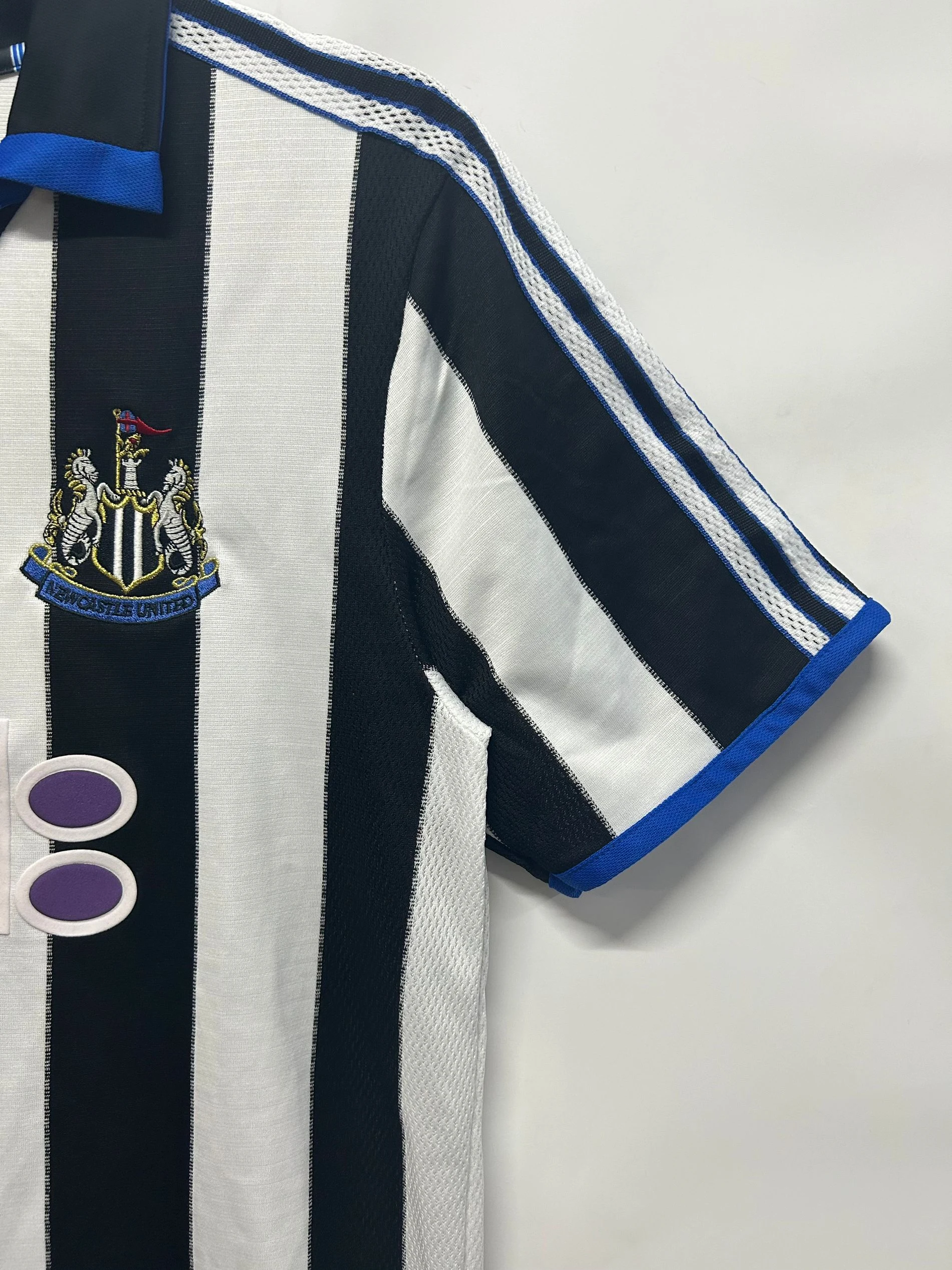 2000-01 Newcastle United Home Retro Jersey view 5