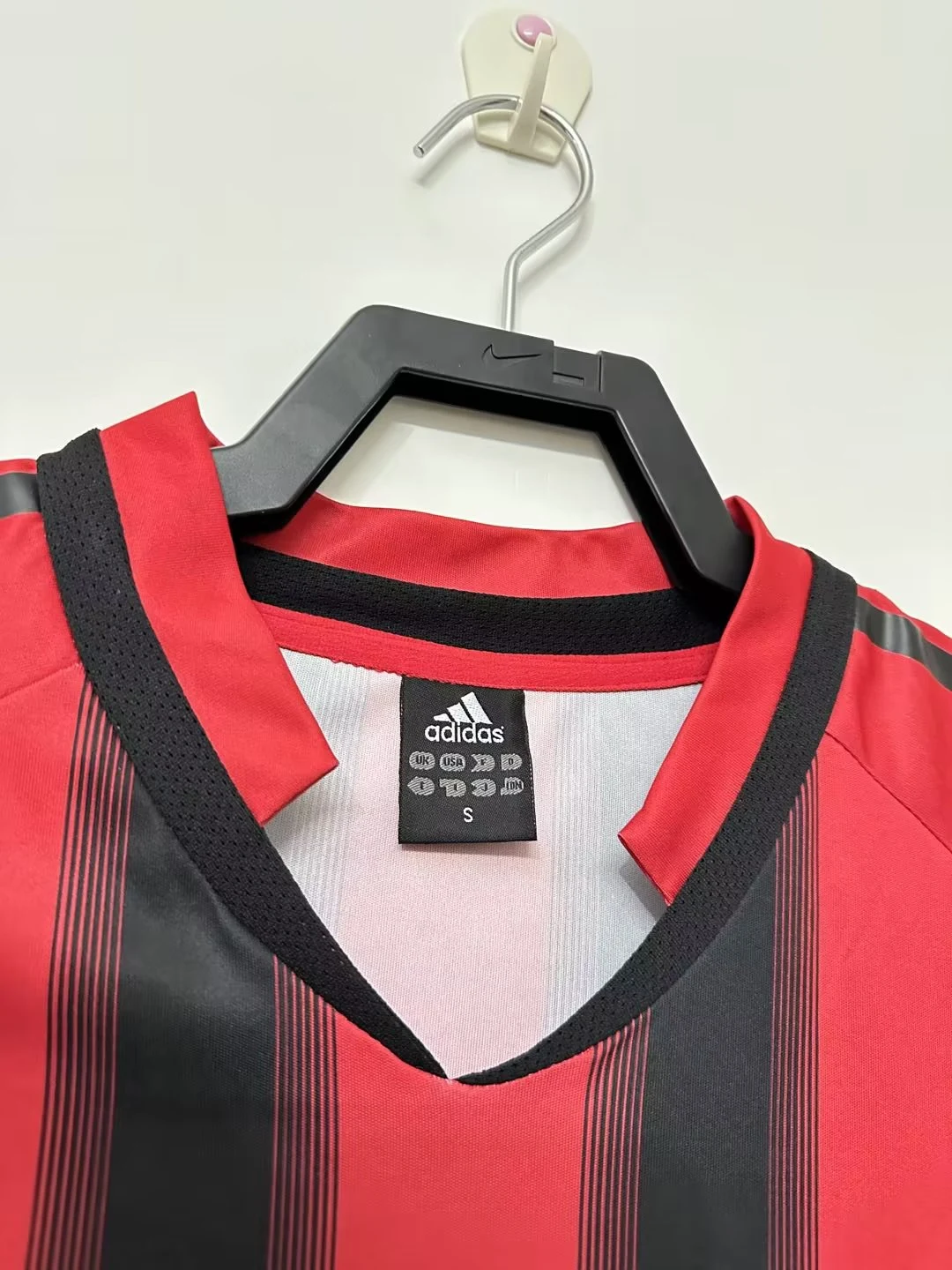 2004-05 AC Home Retro Jersey view 10
