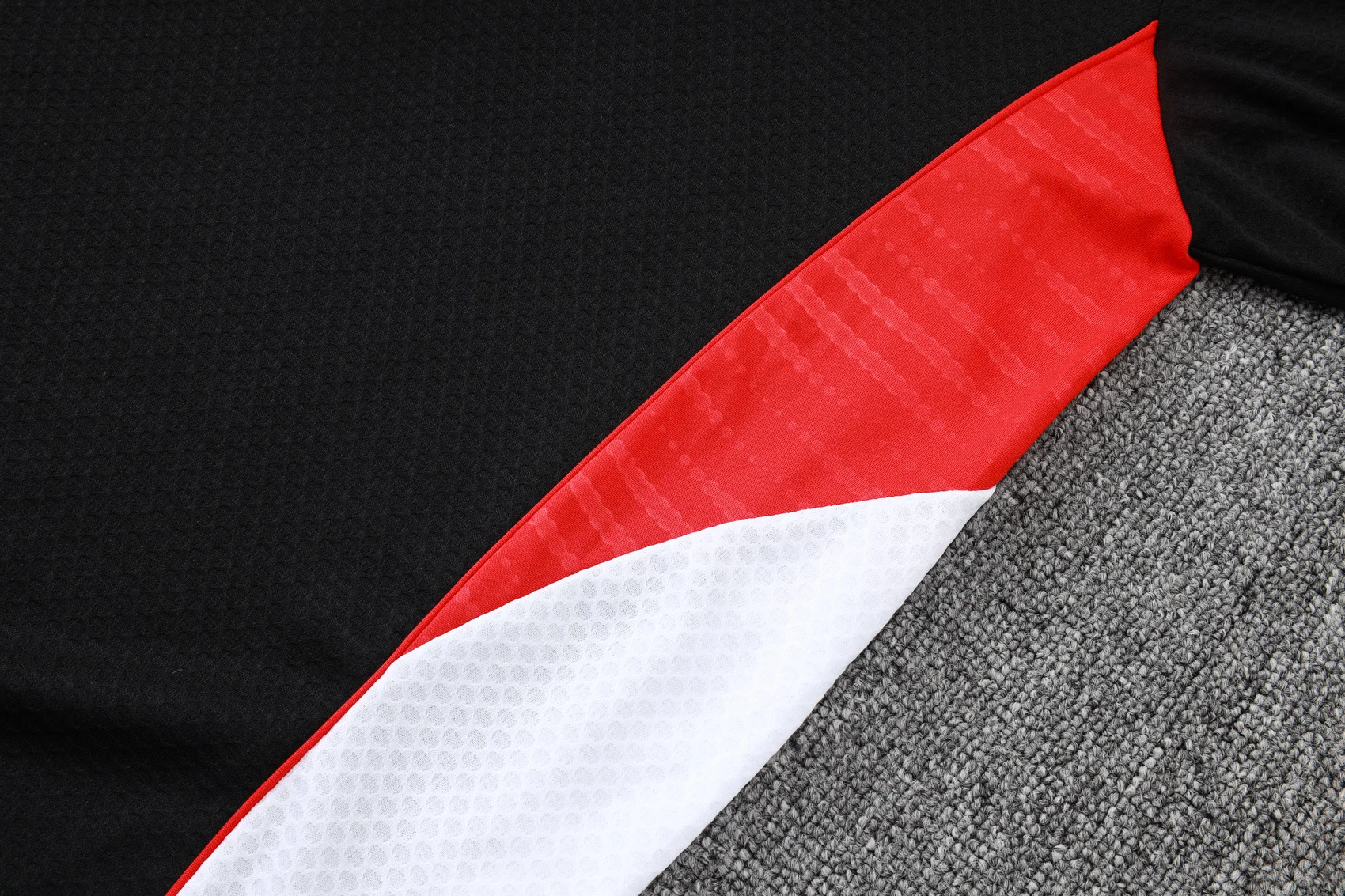 2025-26 season Bayern Munich black short-sleeved training kit view 6