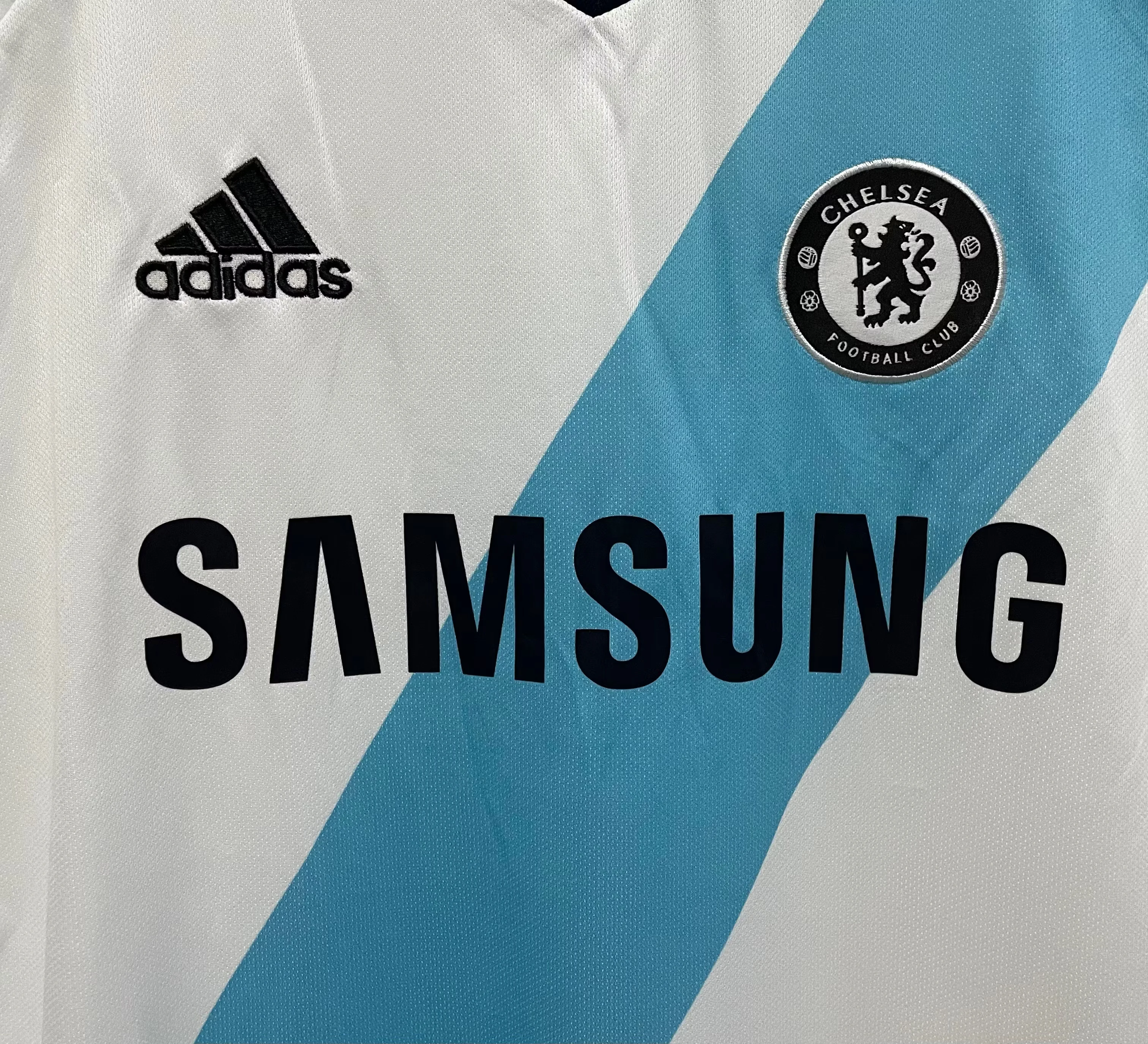 2012-13 Chelsea Away Retro Kit view 4