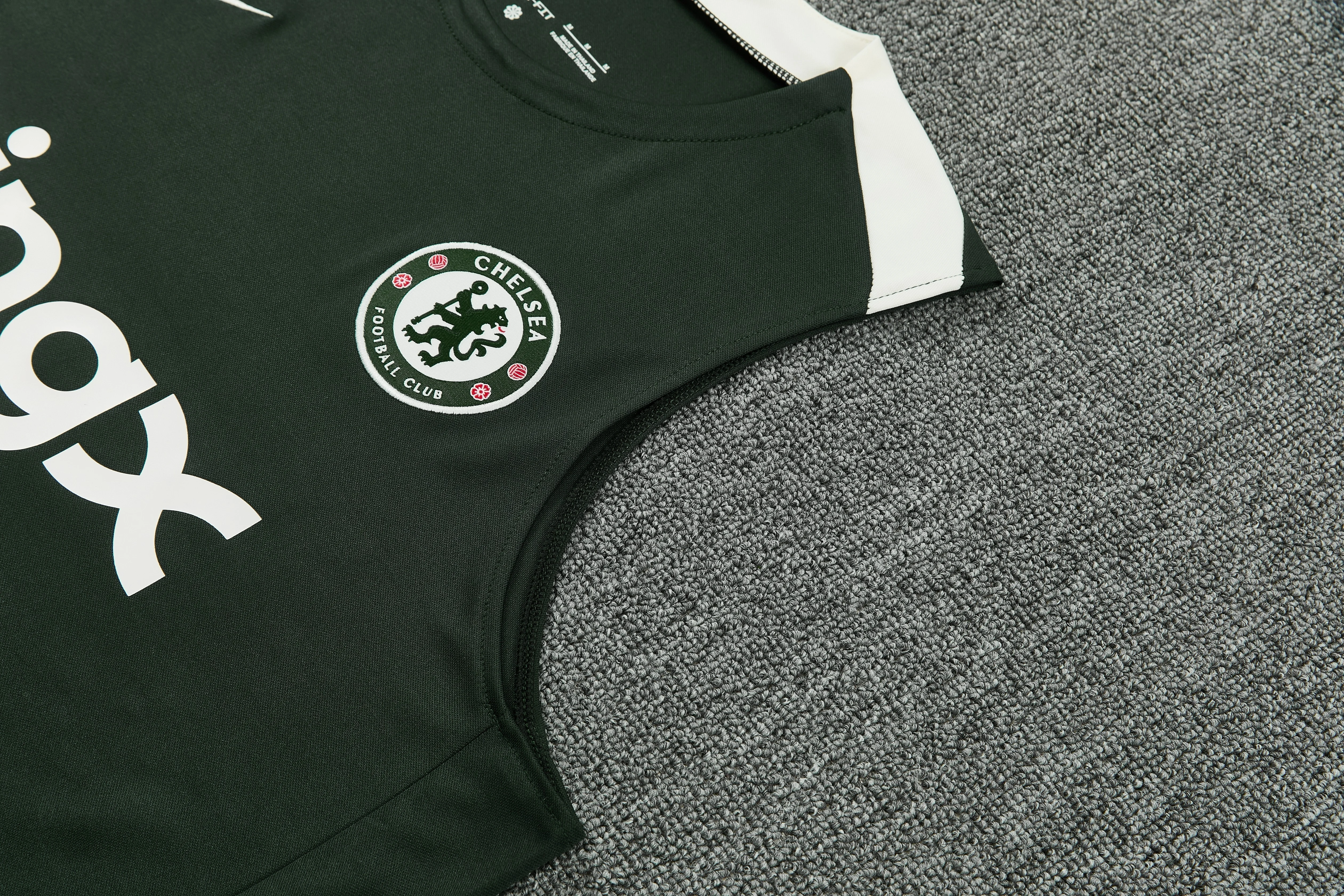 2025-26 Chelsea training vest jersey view 5