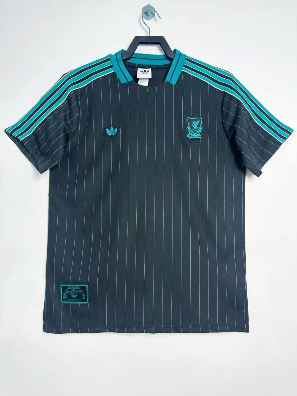 2025-26 Liverpool Retro Kit