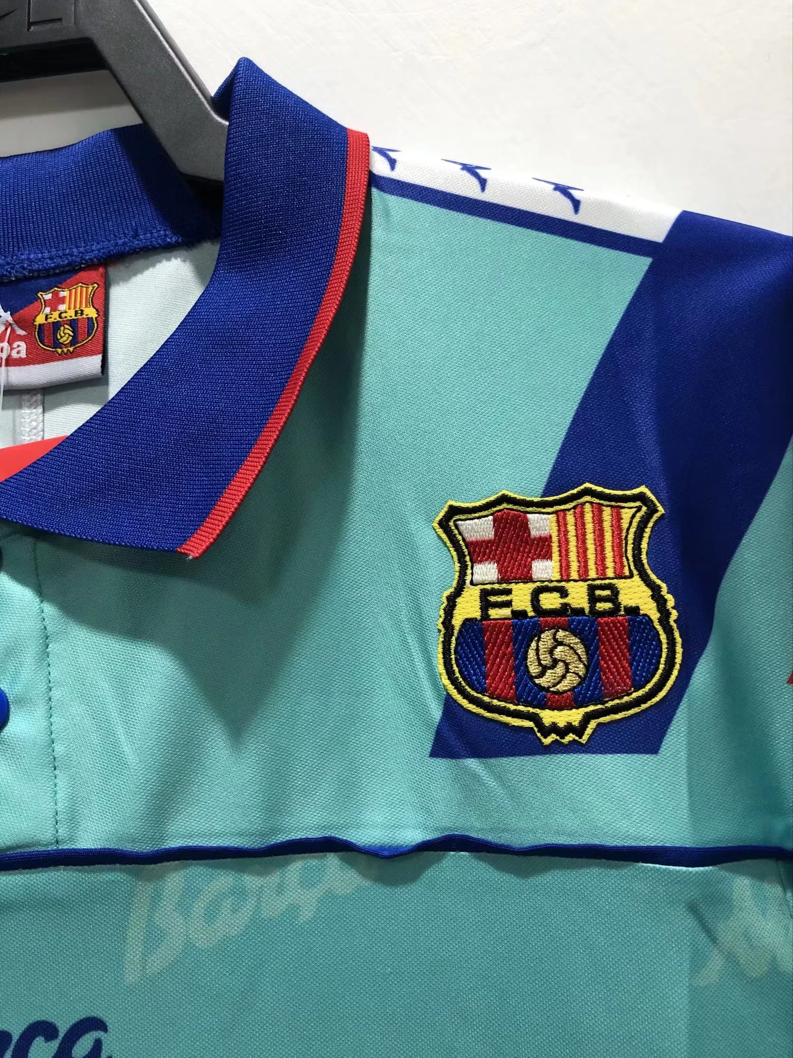 1992-95 Barcelona Away Retro Jersey view 10
