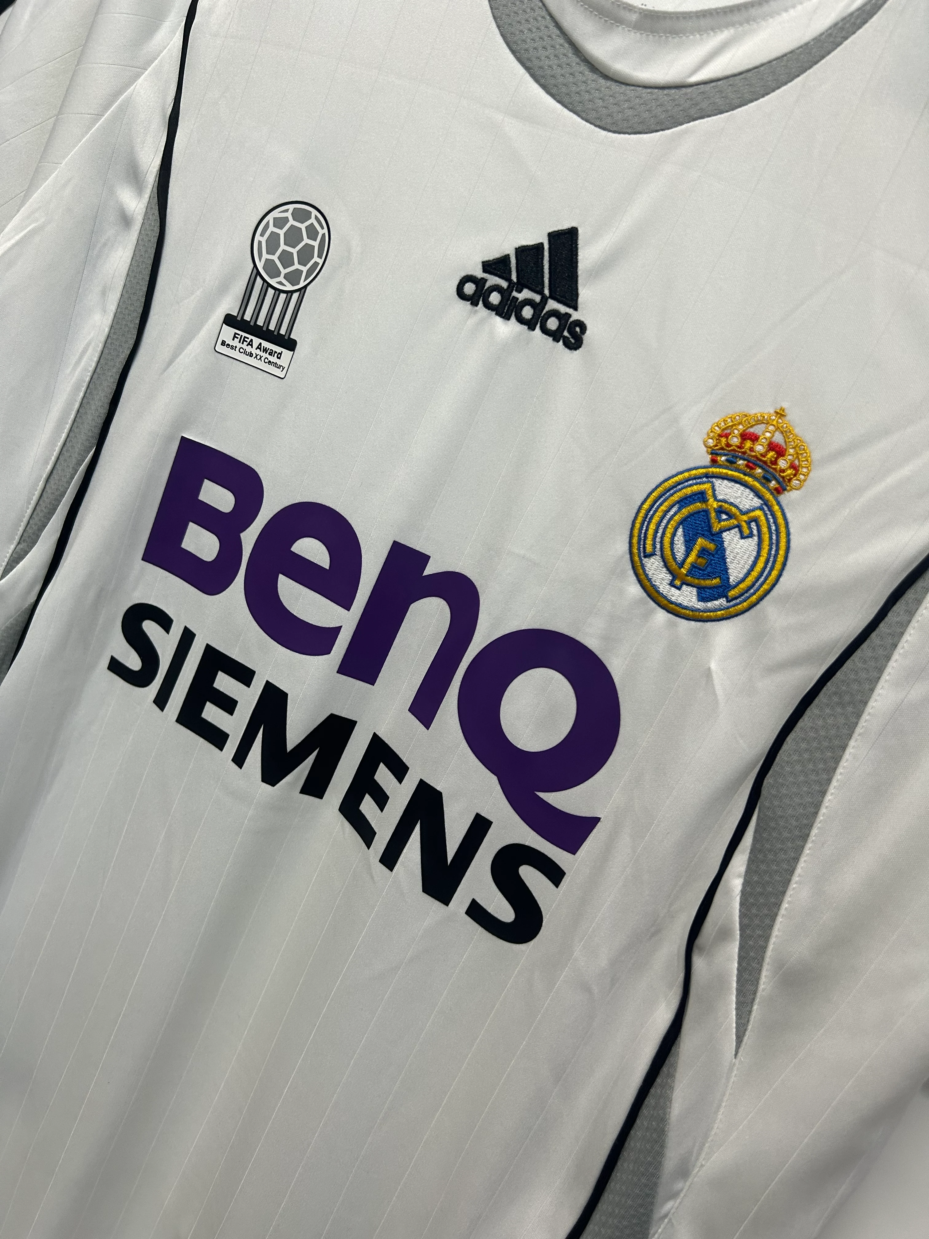 1998-00 Real Madrid Home Retro Jersey view 4