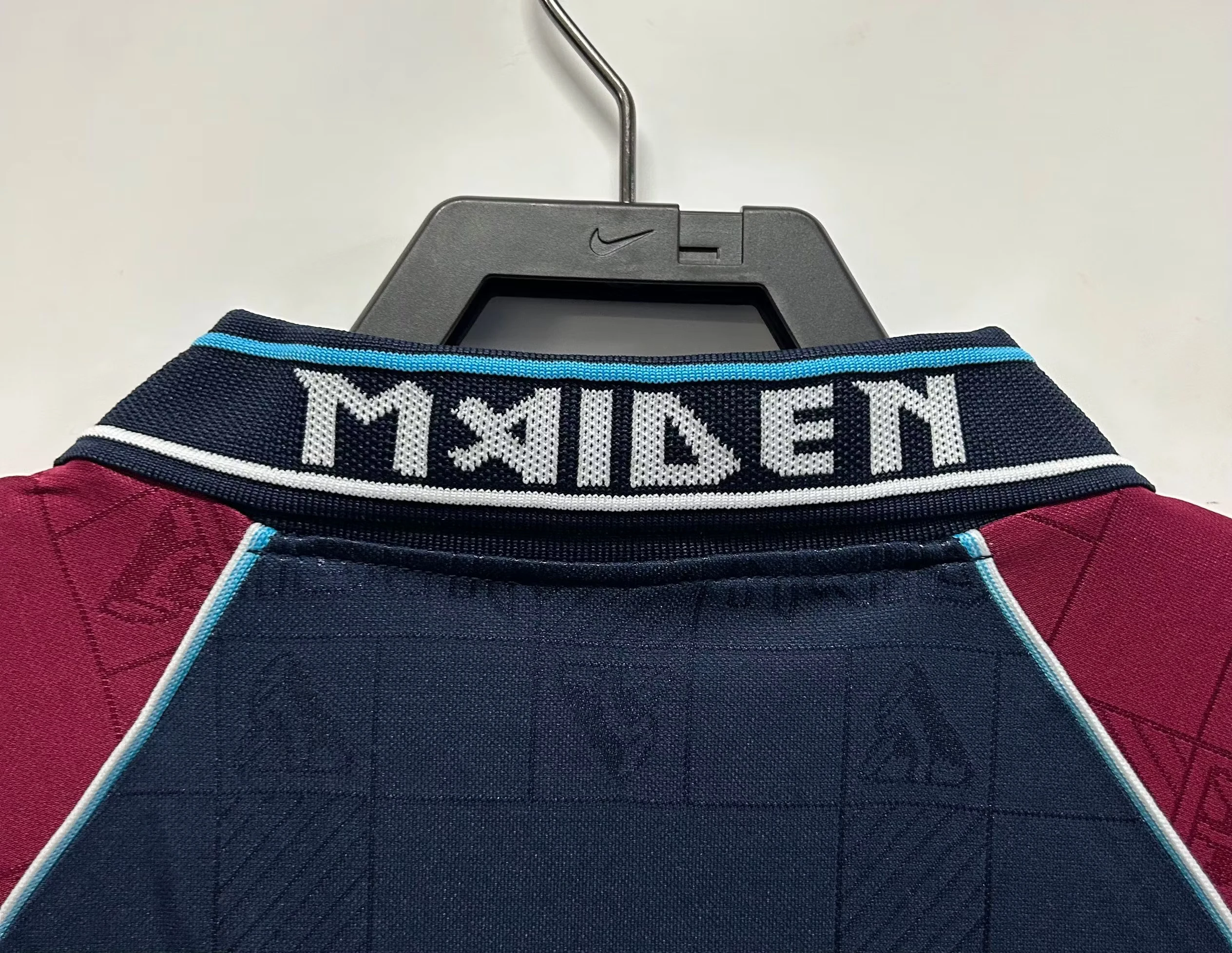 1999 West Ham United Home Retro Jersey view 7