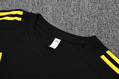 2025-26 Manchester United black short-sleeved training jersey view 16