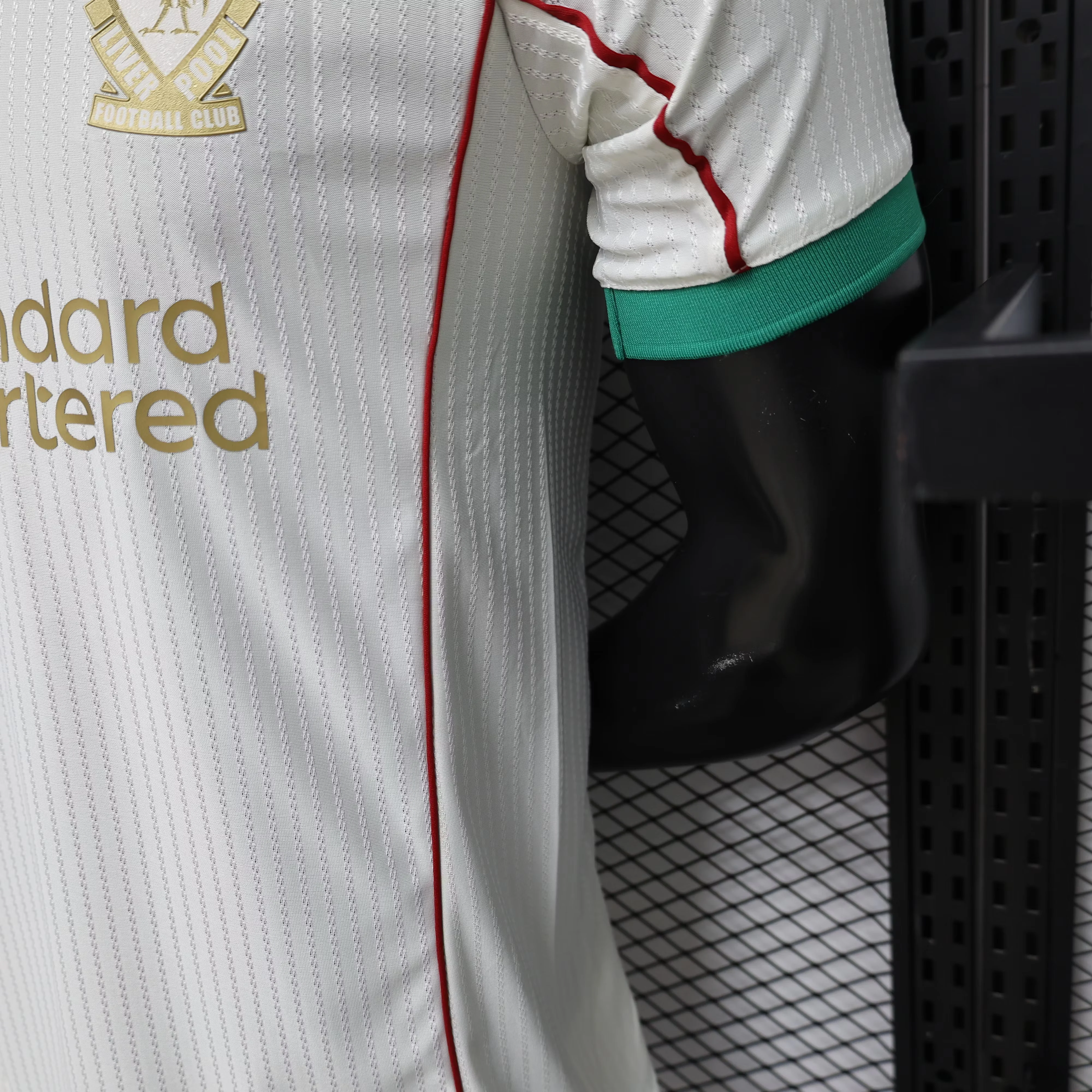 2025-26 Liverpool Retro Casual Jersey view 11