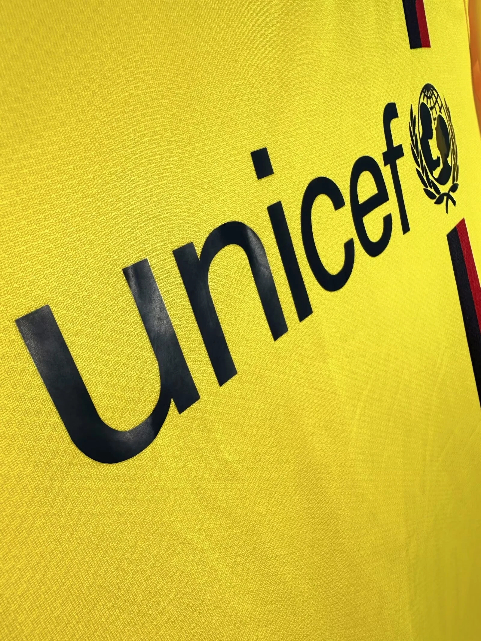 2008-09 Barcelona Away Long Sleeve Retro Jersey view 3