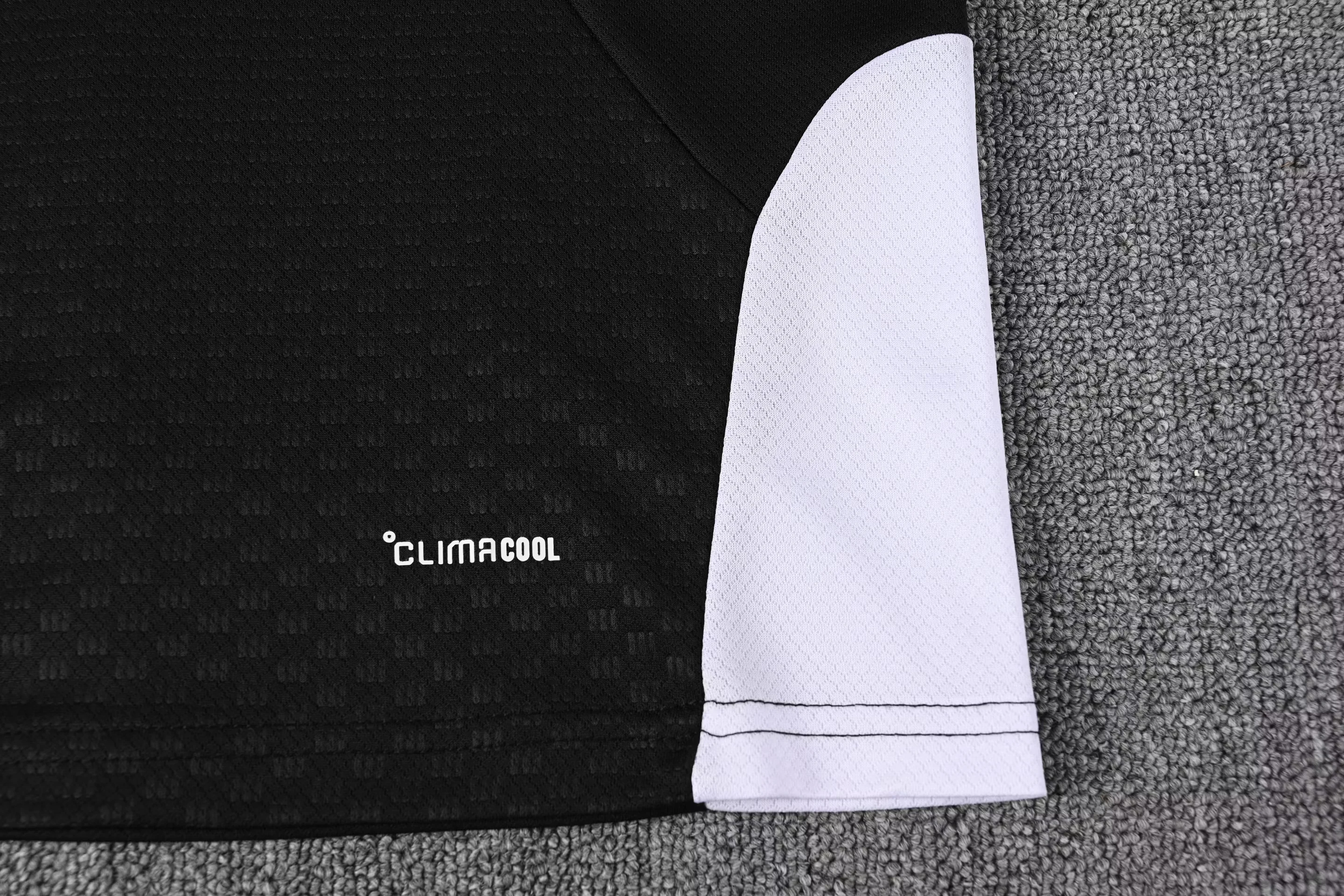 2025-26 Arsenal training vest jersey view 4