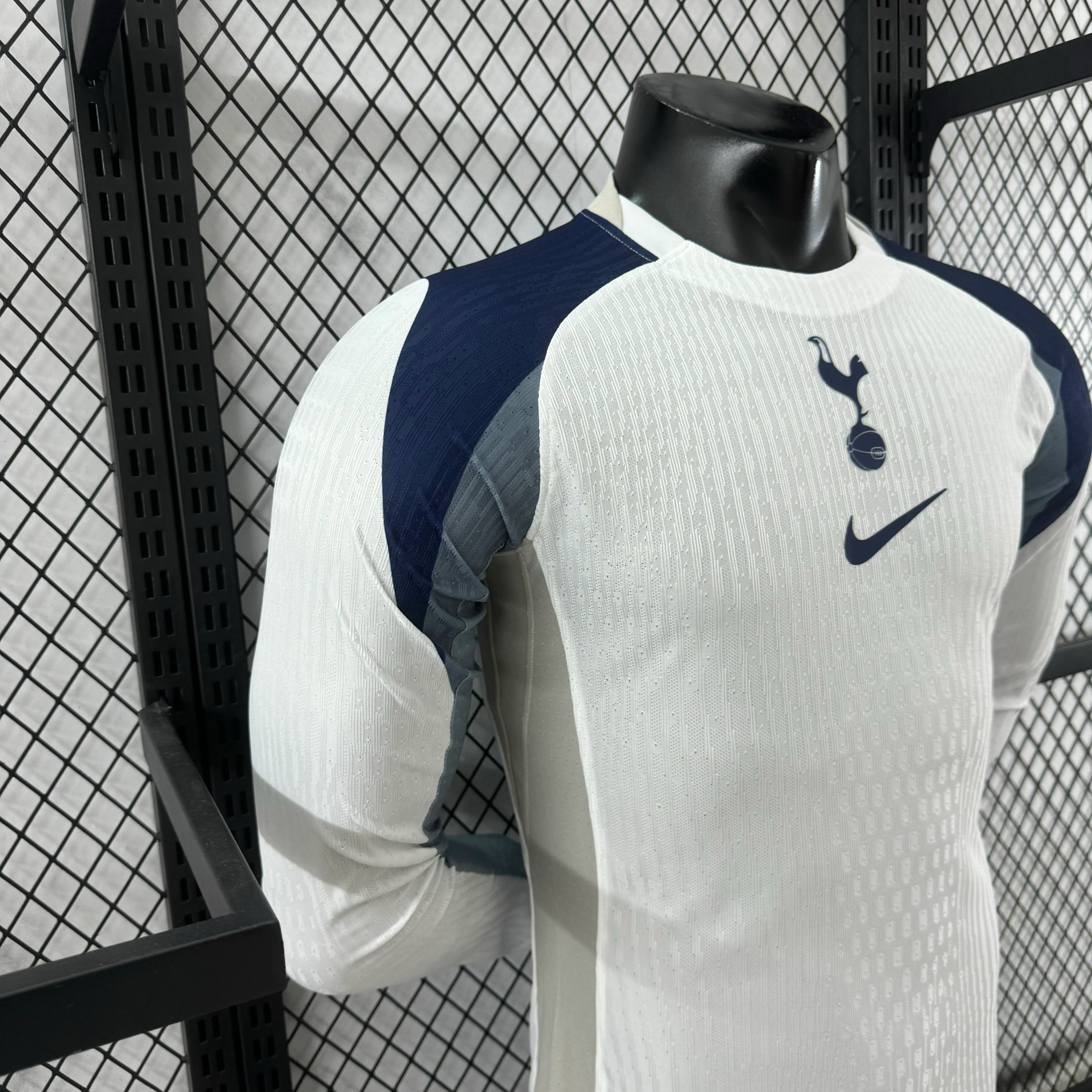 2025-26 Tottenham Hotspur Home Long-Sleeve Jersey – Player Version view 7