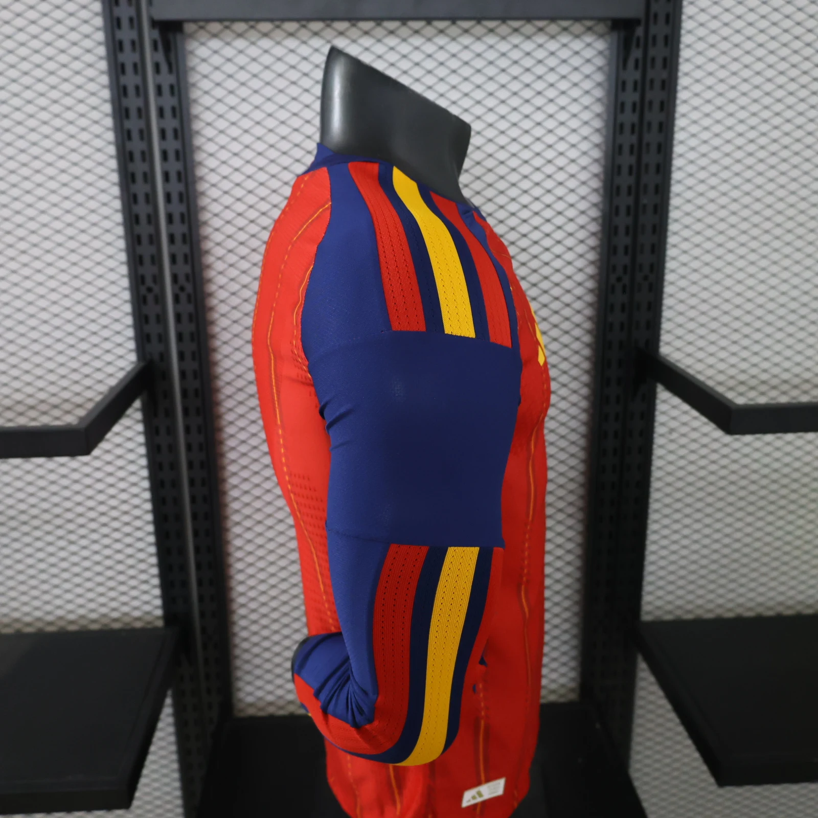 2026-27 Spain Home Long-Sleeve Jersey (with Two Stars) – Player Version view 10