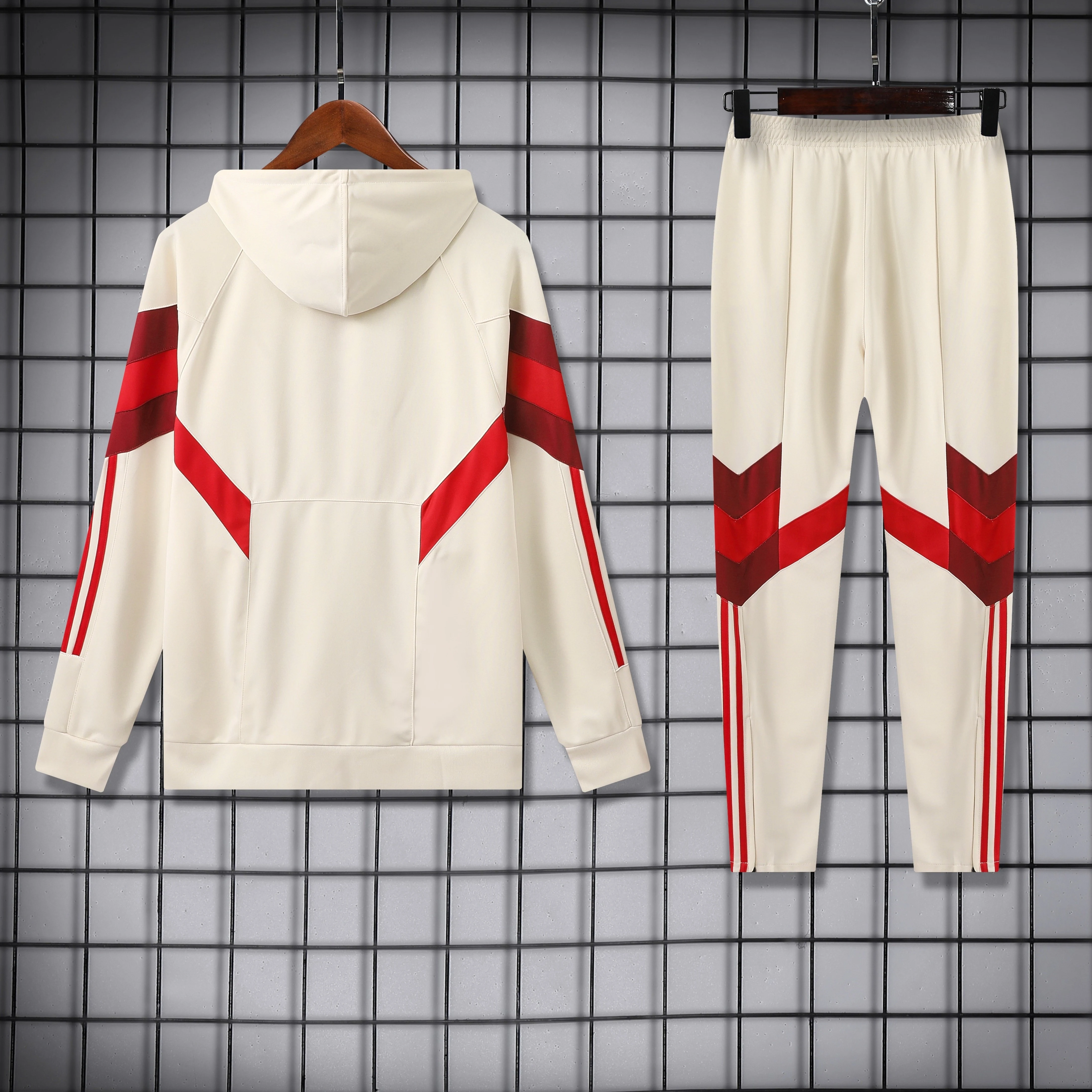 2025-26 Bayern Munich off-white training hooded jersey view 2