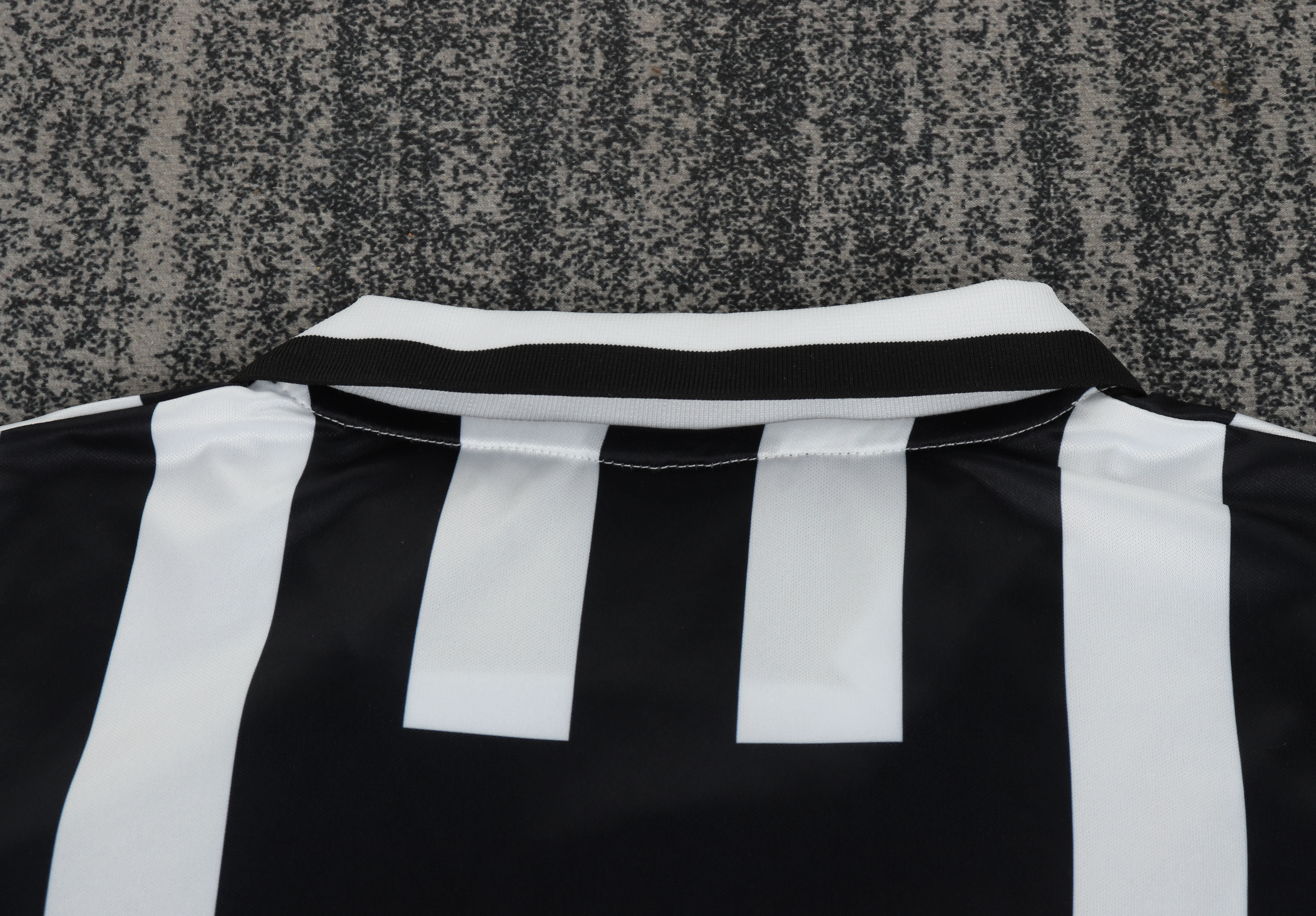 1995-96 Juventus Home Retro Jersey - Children's view 9