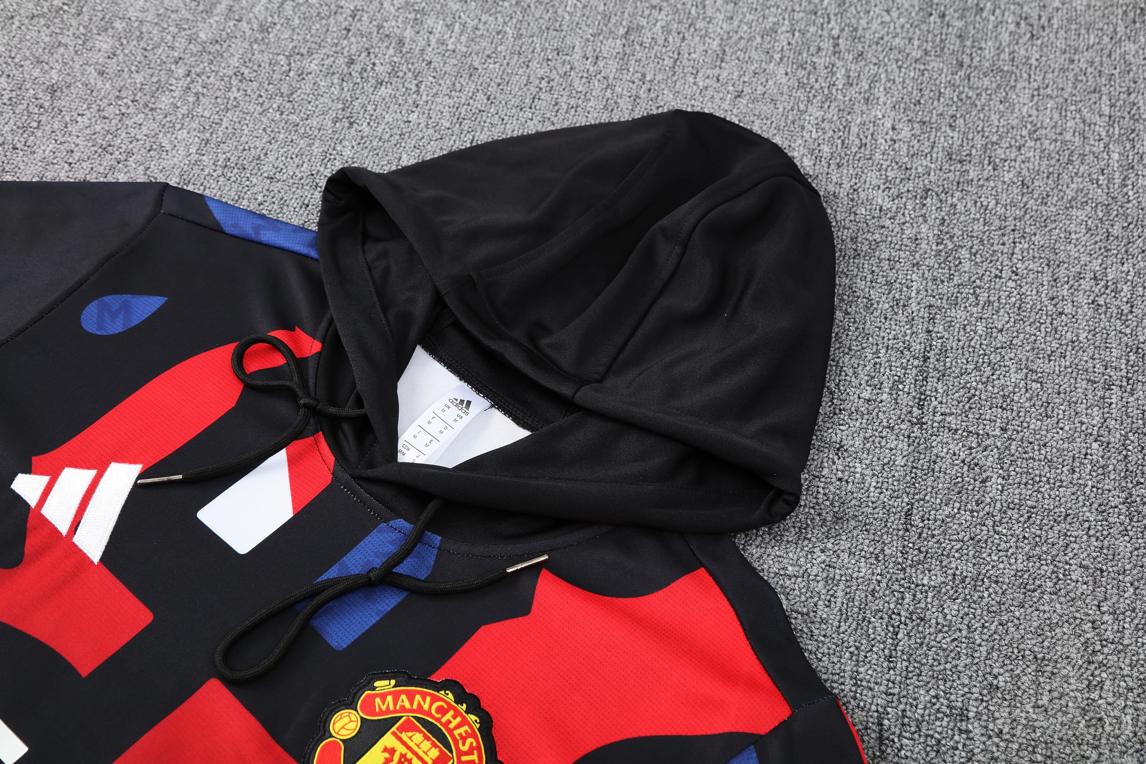 2025-26 Manchester United training hooded jersey view 16