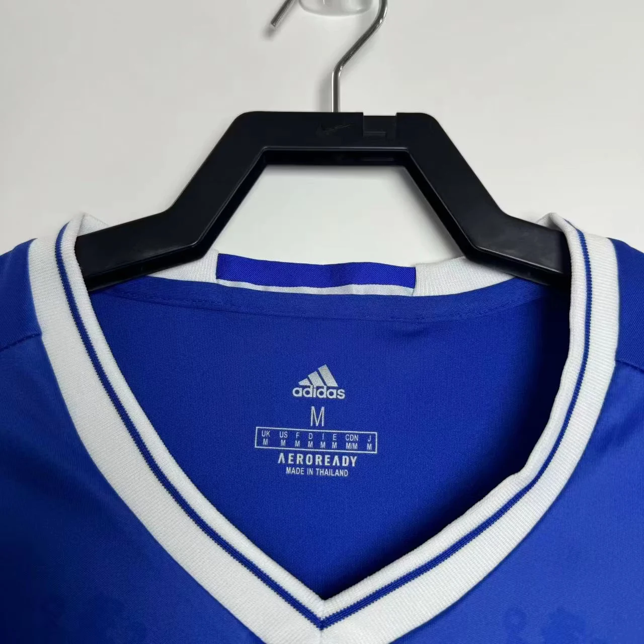 2016-17 Chelsea Home Retro Shirt view 7