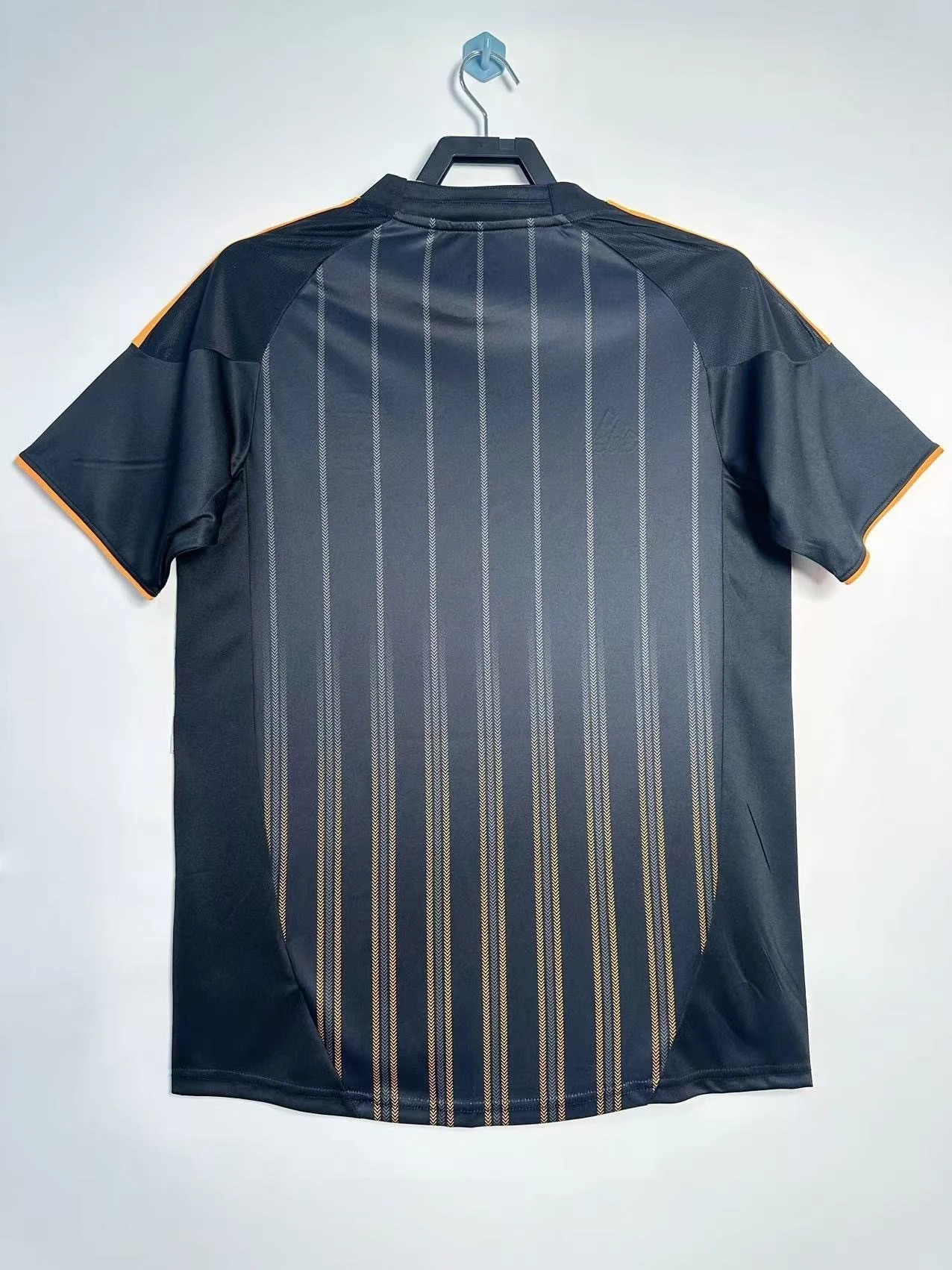 2010-11 Chelsea Away Retro Jersey view 2