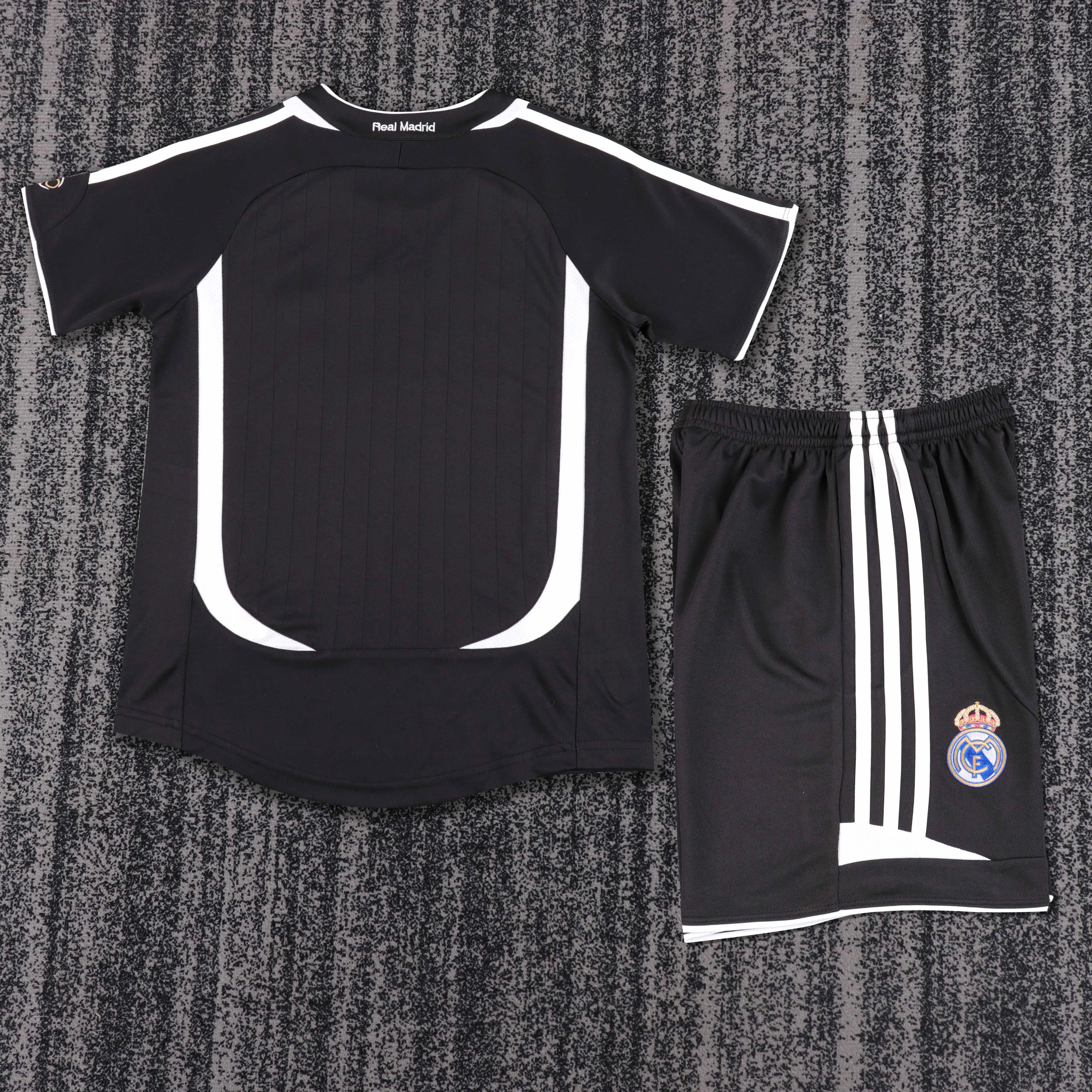 2006-07 Real Madrid Away Shirt - Kids Sizes view 2