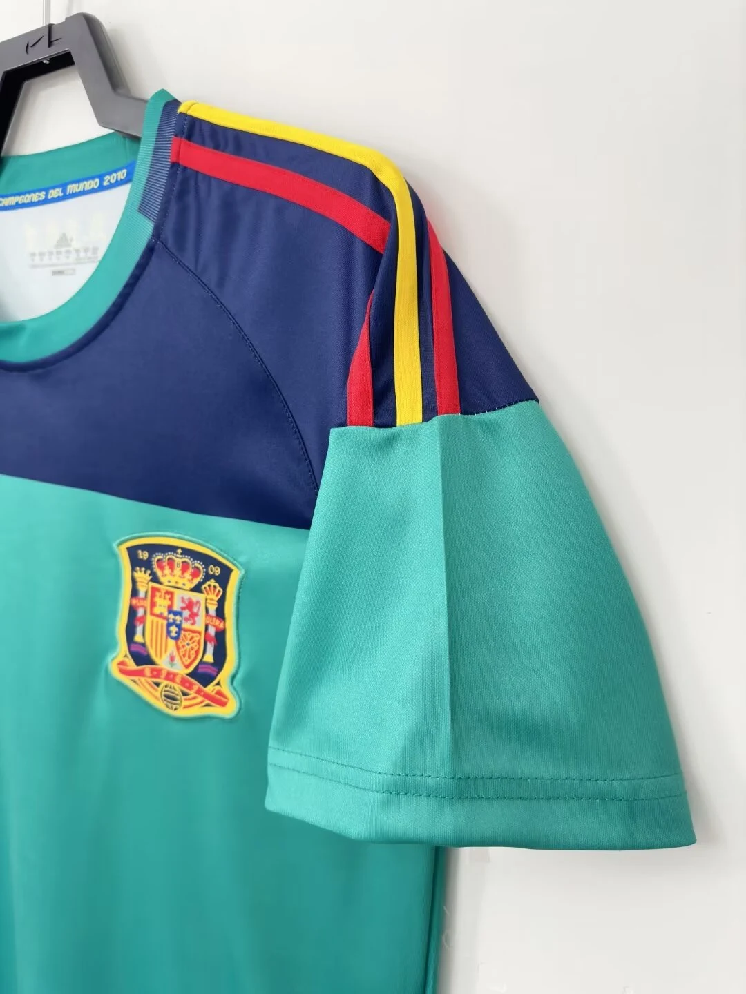 2010 Spanish goalkeeper retro jersey view 3