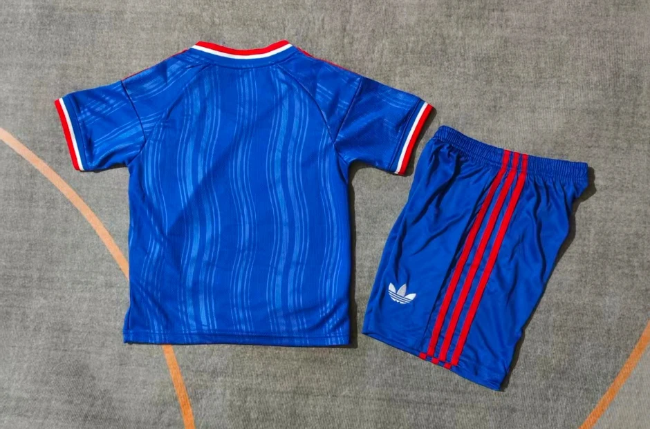 2026-27 Manchester United Away Shirt - Kids view 2