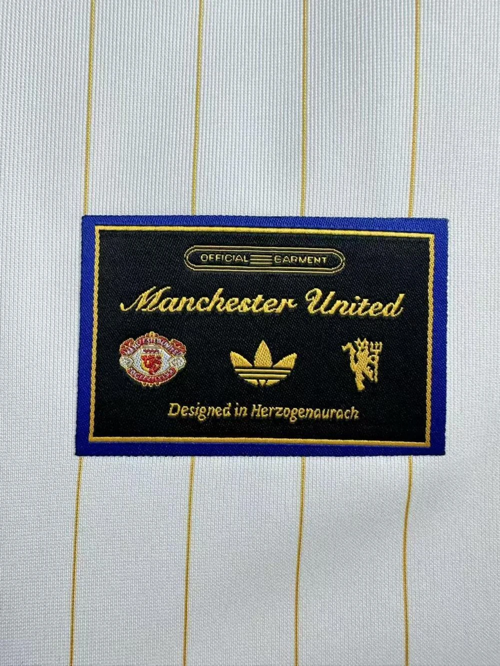 2025-26 Manchester United Cultural Retro Short-Sleeve Jersey view 4