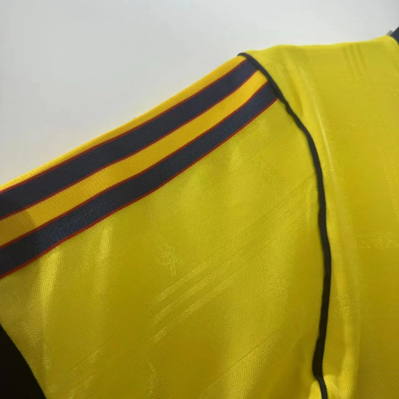 1986-88 Arsenal Away Retro Kit view 4