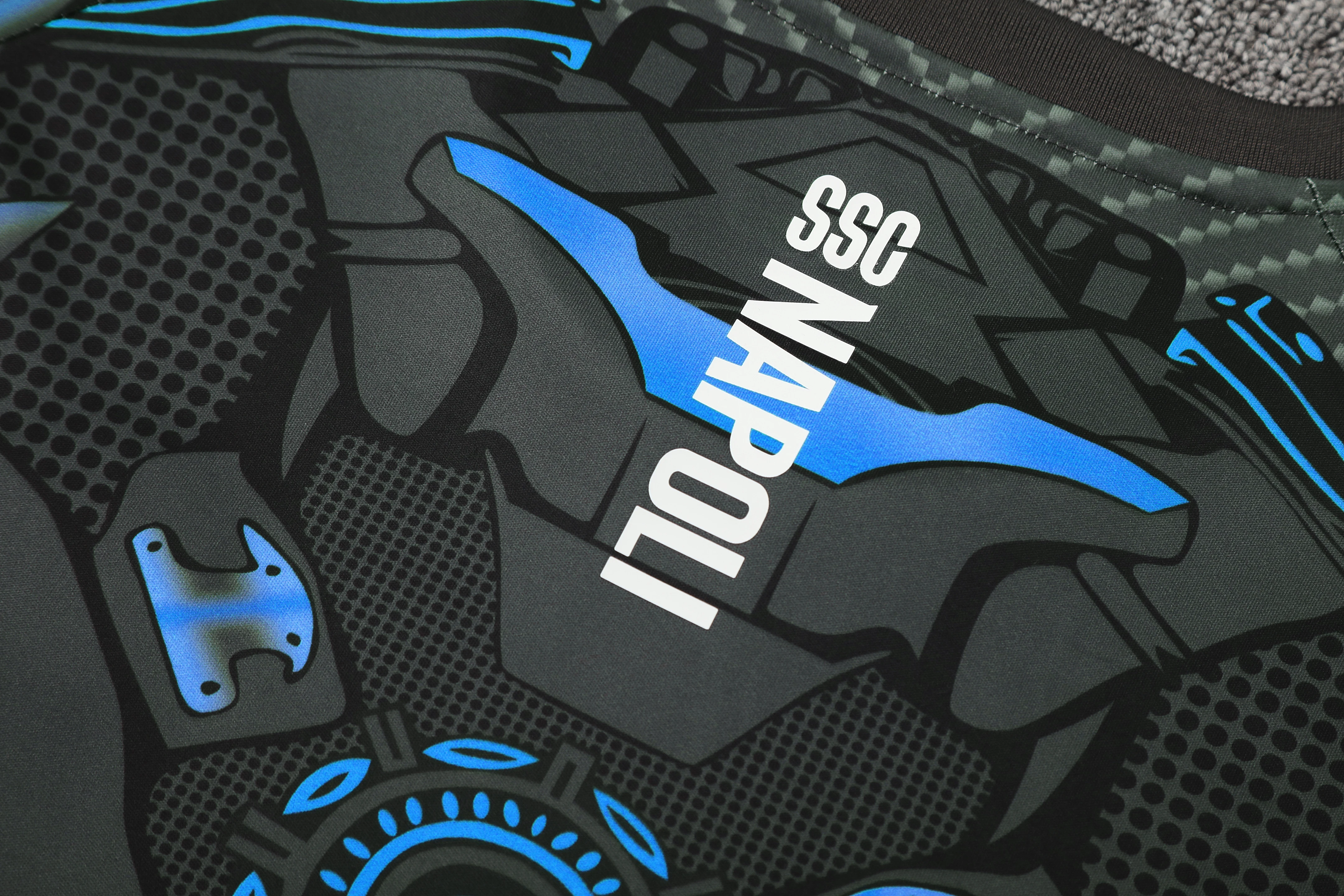 2025-26 Napoli training vest jersey view 5